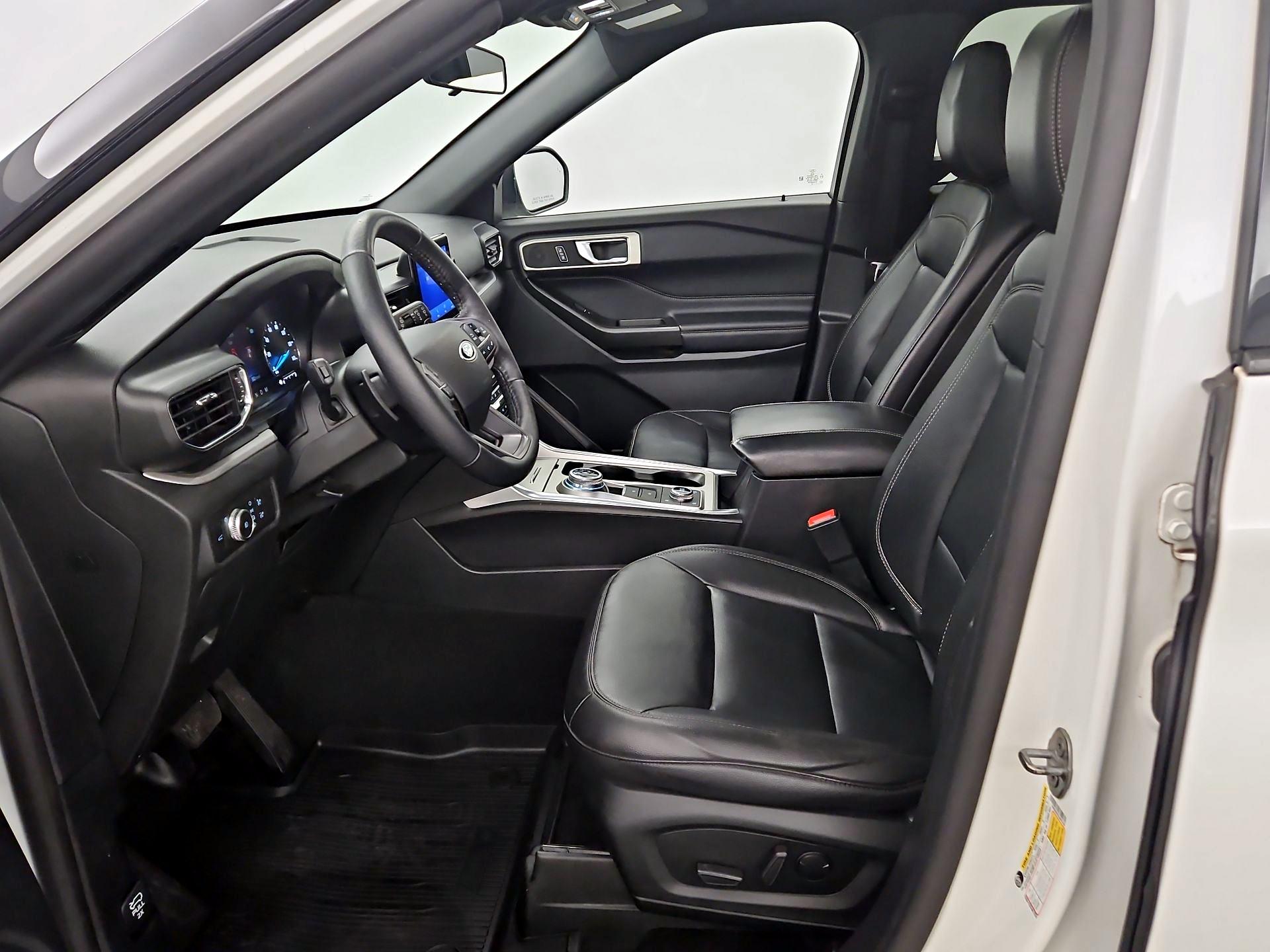 Thumbnail: 2020 Ford Explorer - 11