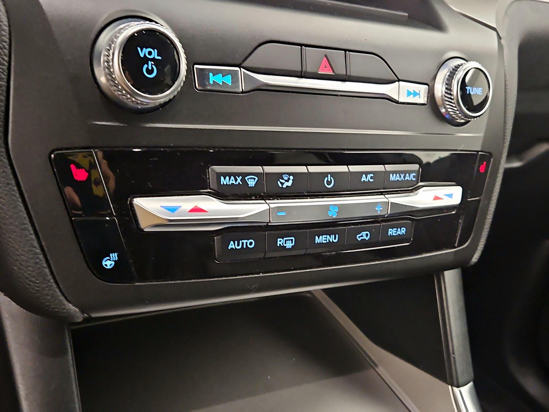 Thumbnail: 2020 Ford Explorer - 16
