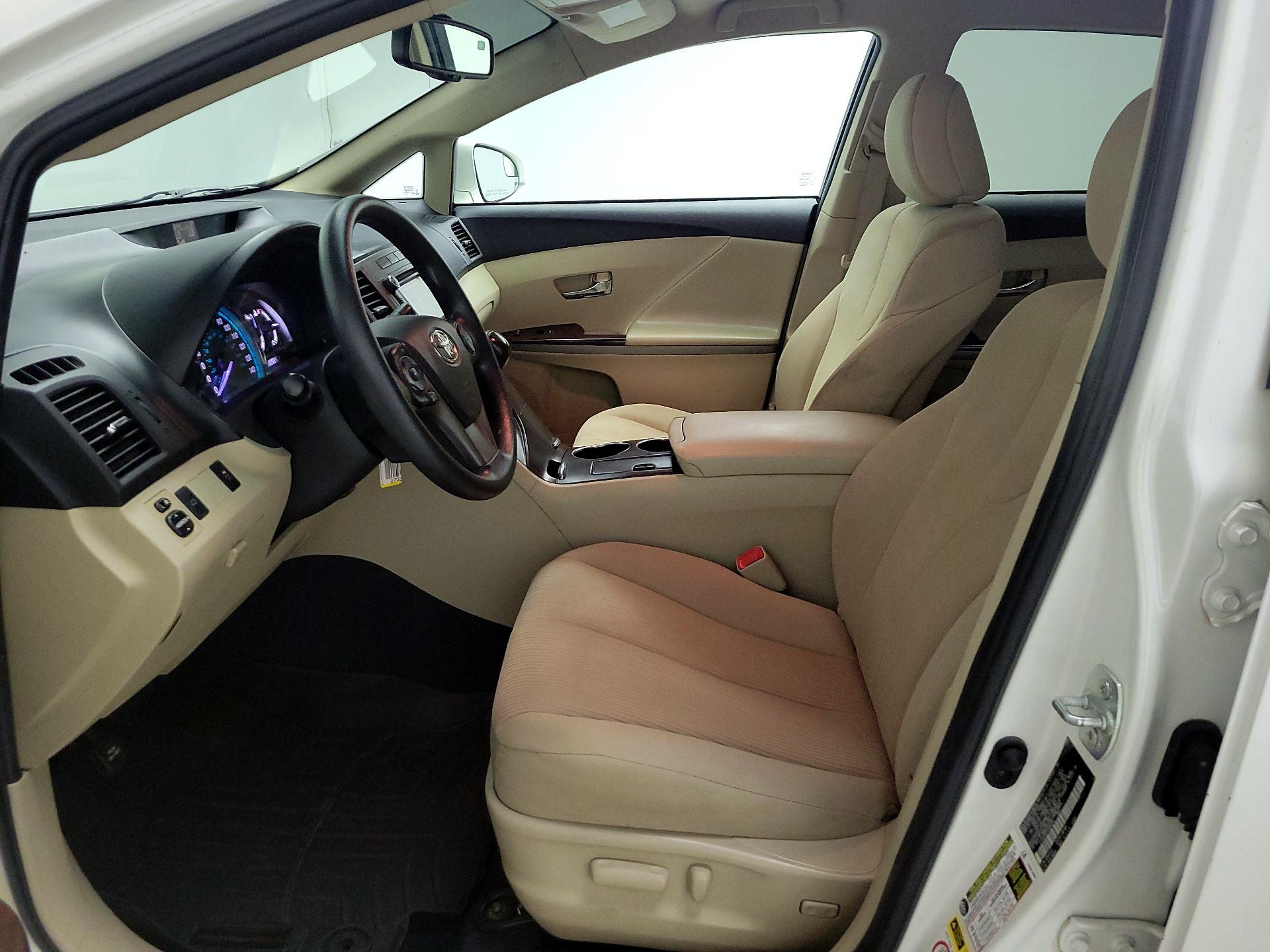 Thumbnail: 2014 Toyota Venza - 11
