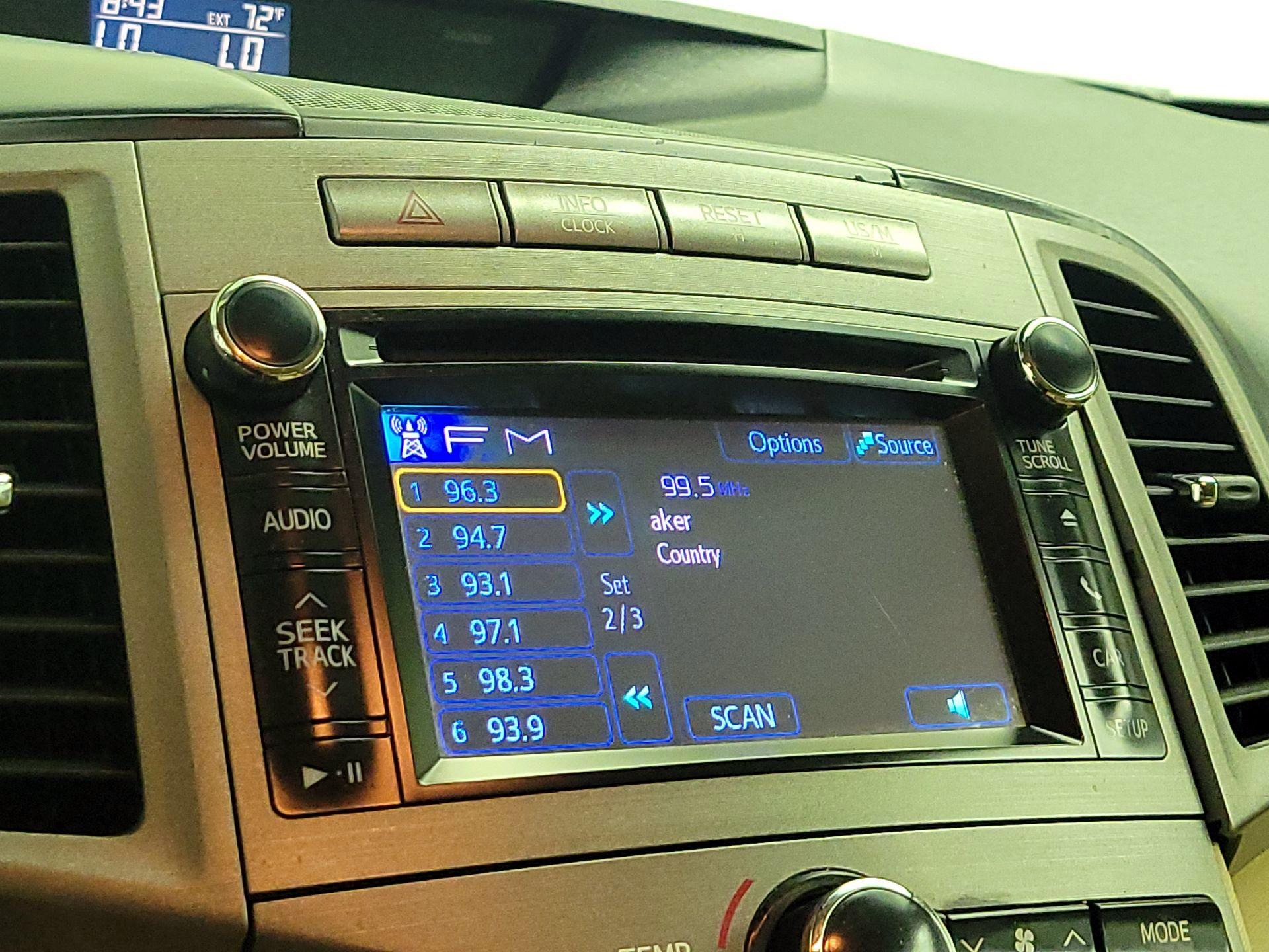 Thumbnail: 2014 Toyota Venza - 15
