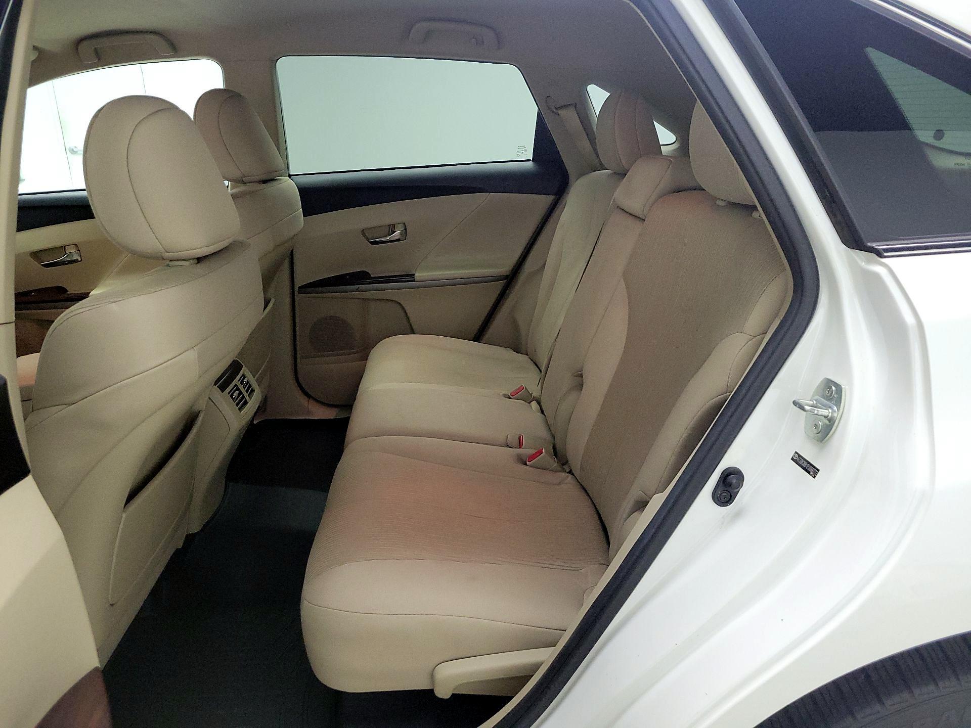 Thumbnail: 2014 Toyota Venza - 19
