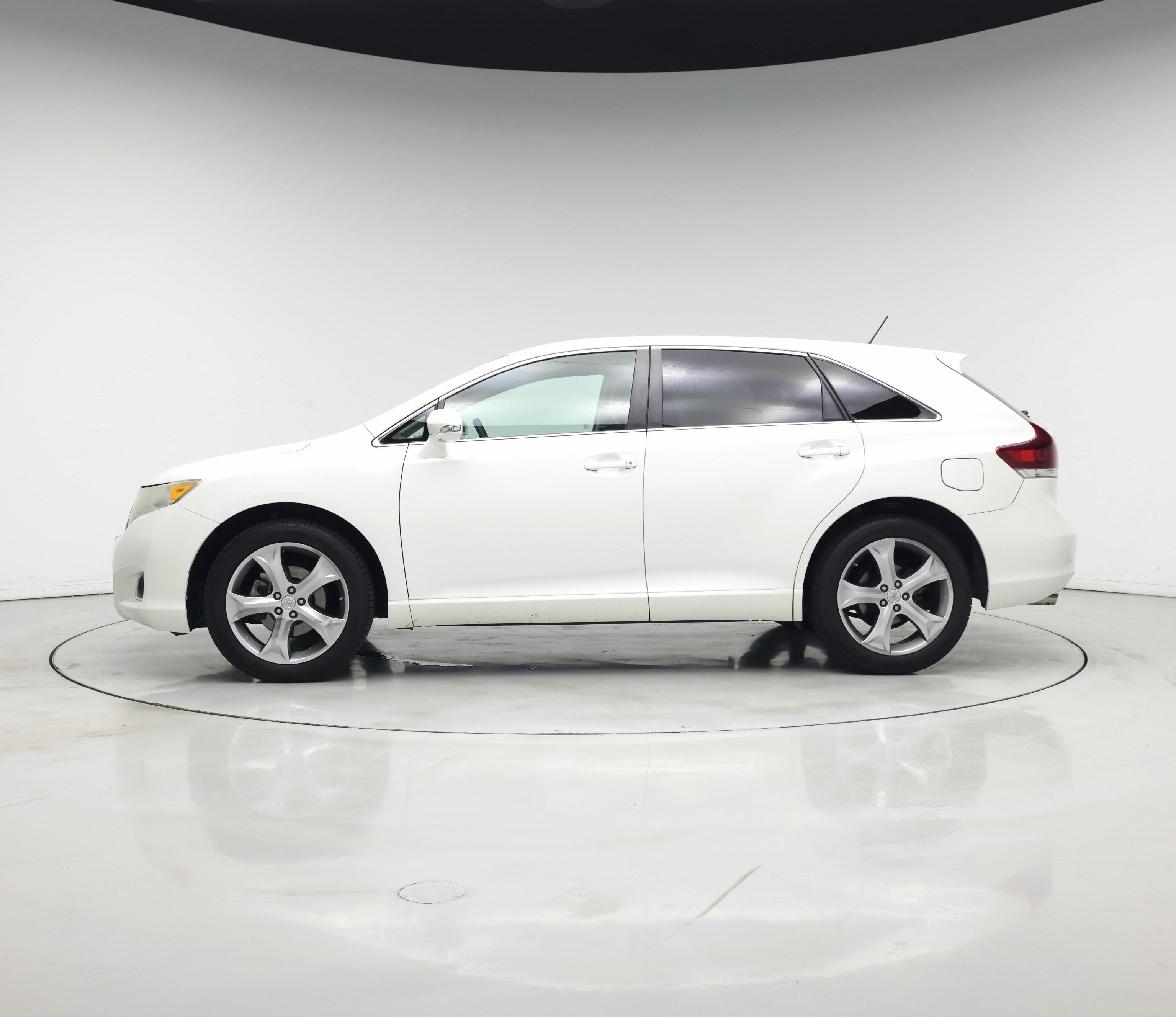 Thumbnail: 2014 Toyota Venza - 3