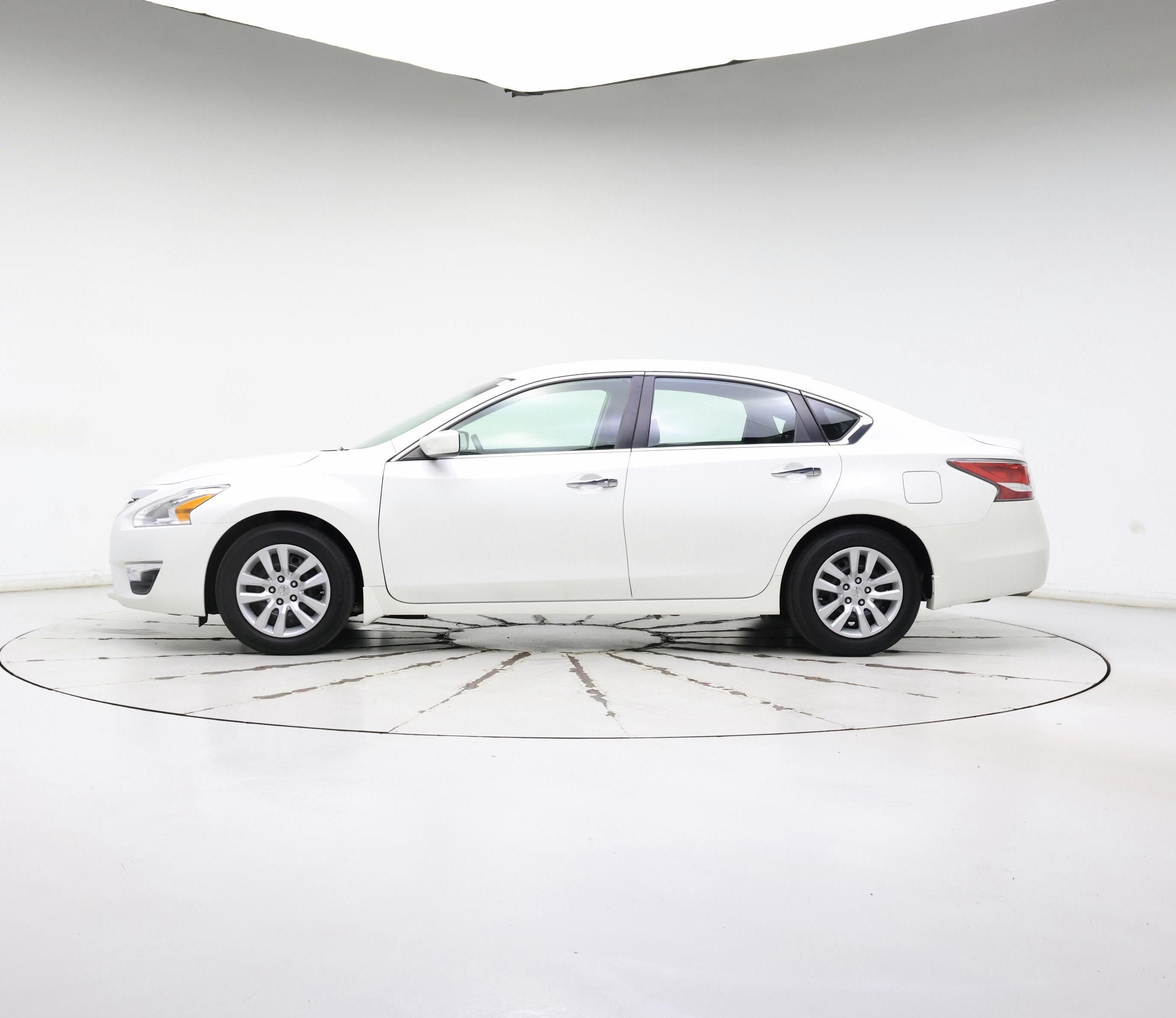 Thumbnail: 2015 Nissan Altima - 3