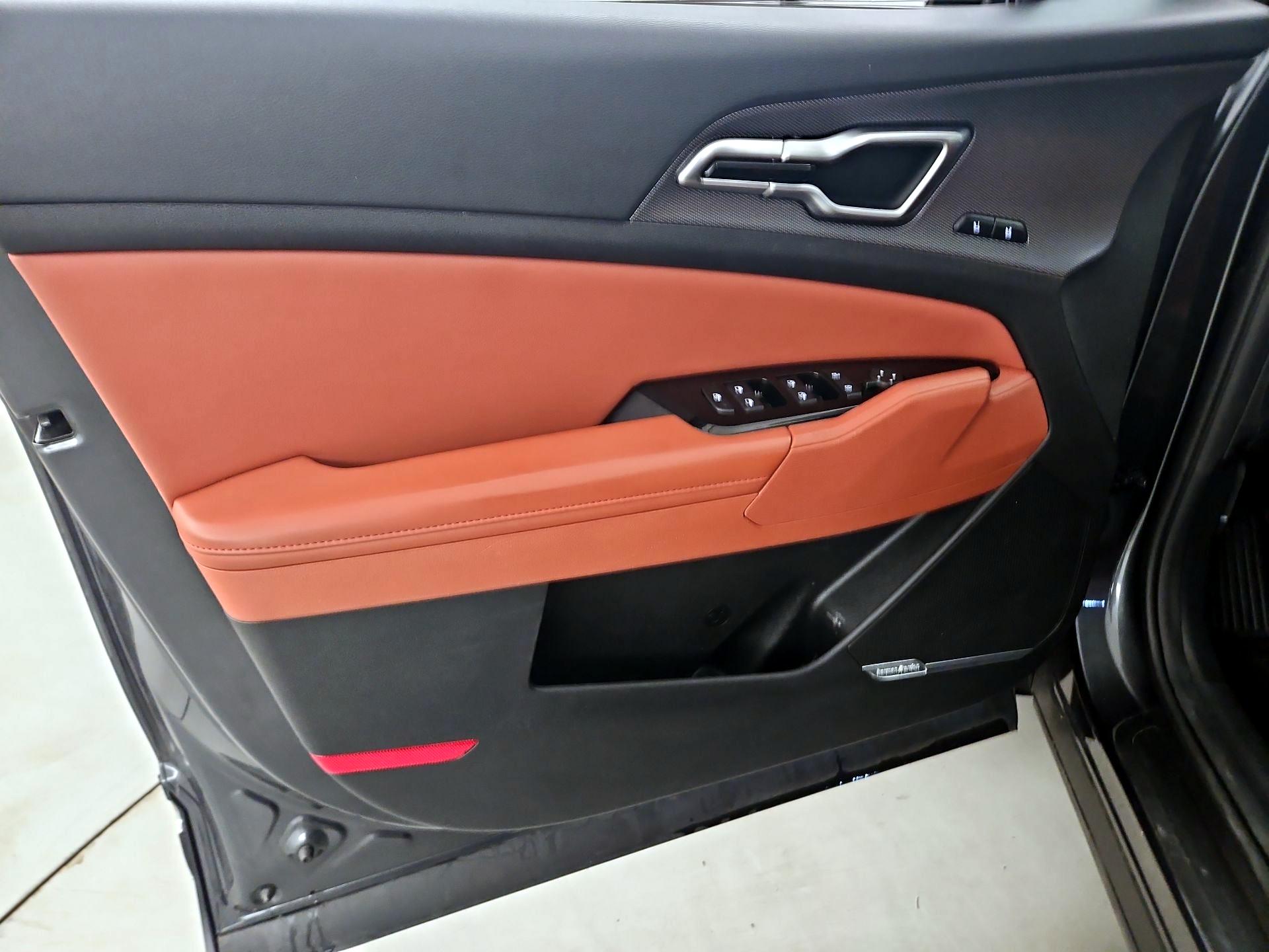 Thumbnail: 2023 Kia Sportage - 12