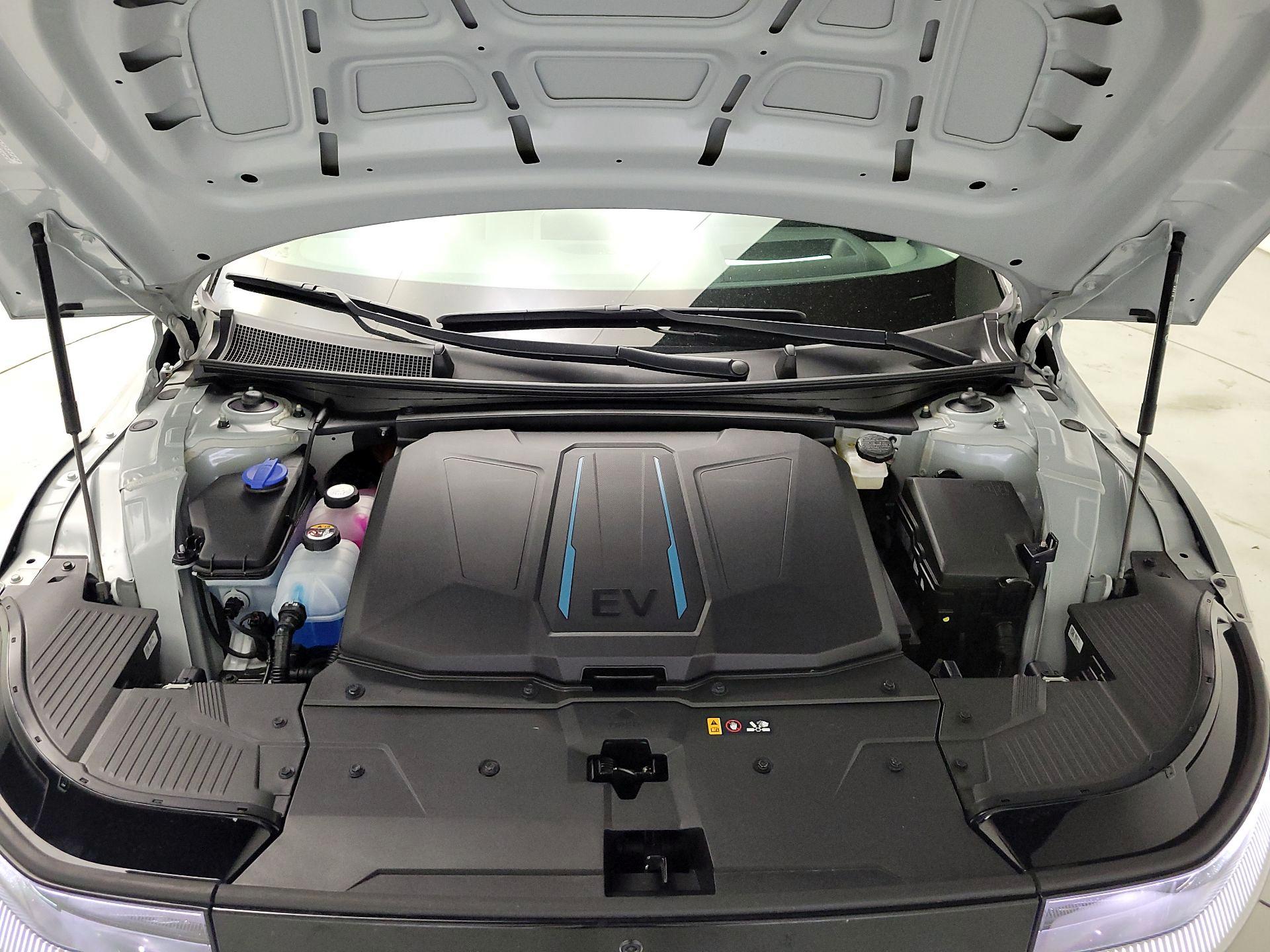 Thumbnail: 2023 Hyundai Ioniq 5 - 19