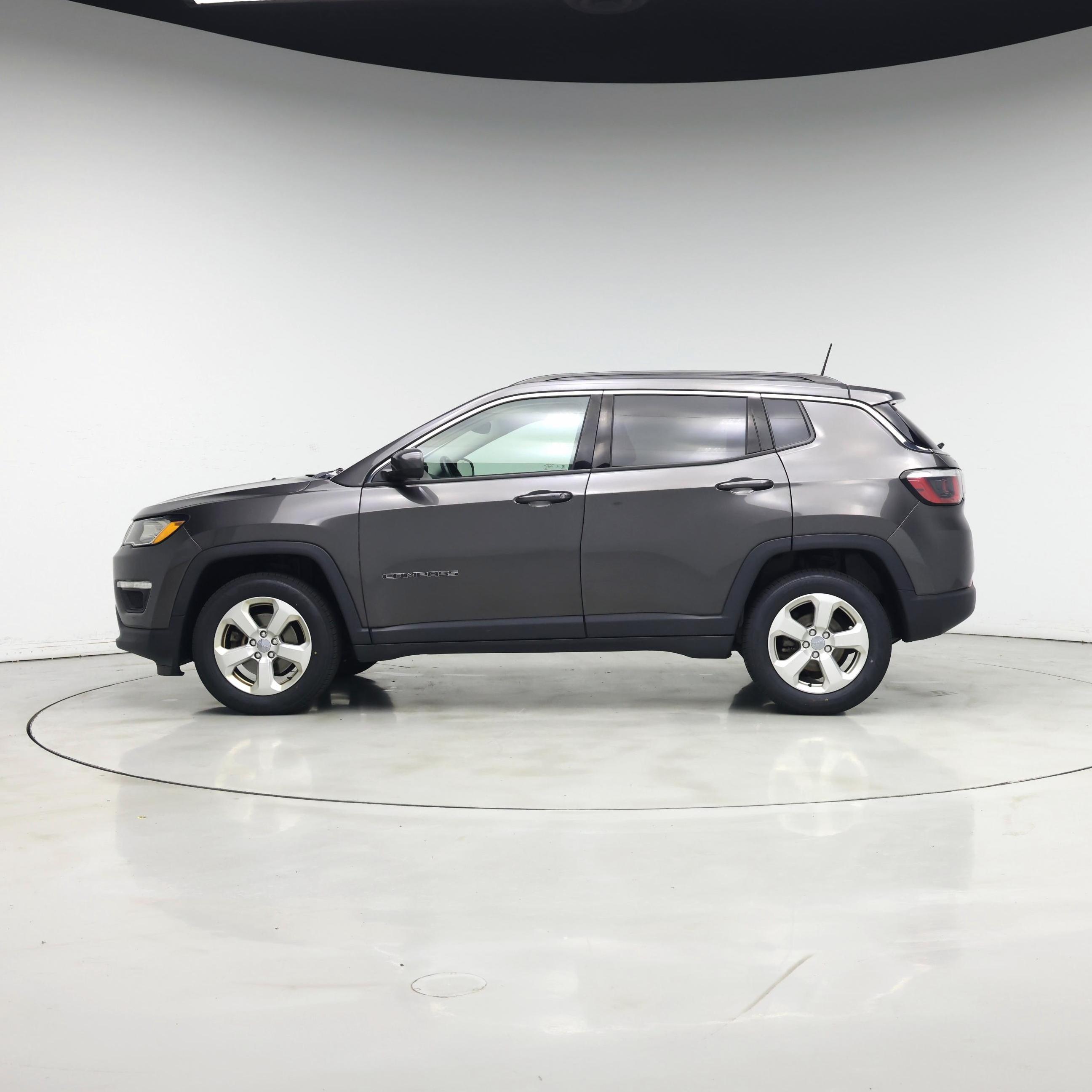 Thumbnail: 2018 Jeep Compass - 3