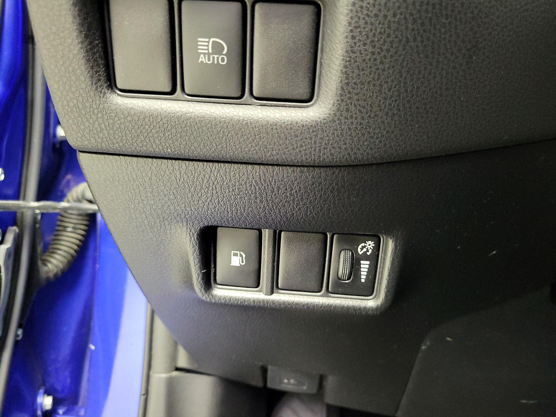 Thumbnail: 2020 Toyota C-HR - 13