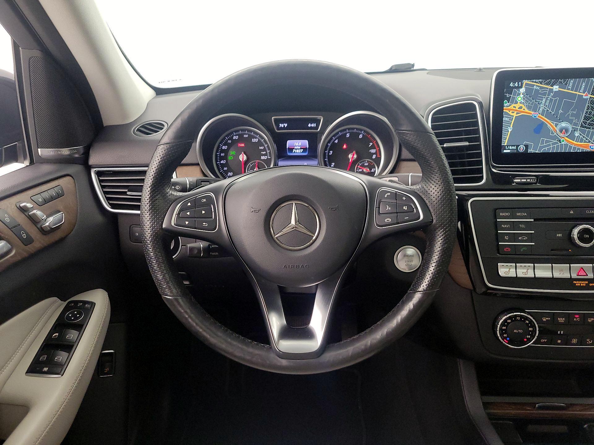 Thumbnail: 2016 Mercedes-Benz GLE - 10