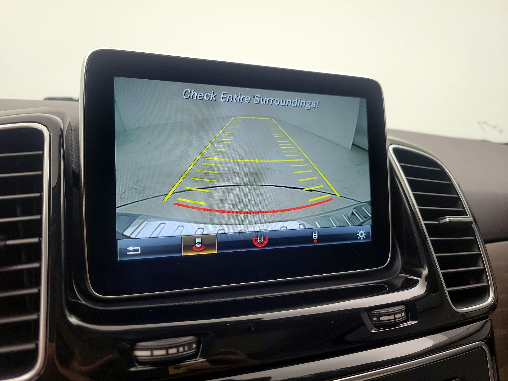 Thumbnail: 2016 Mercedes-Benz GLE - 15