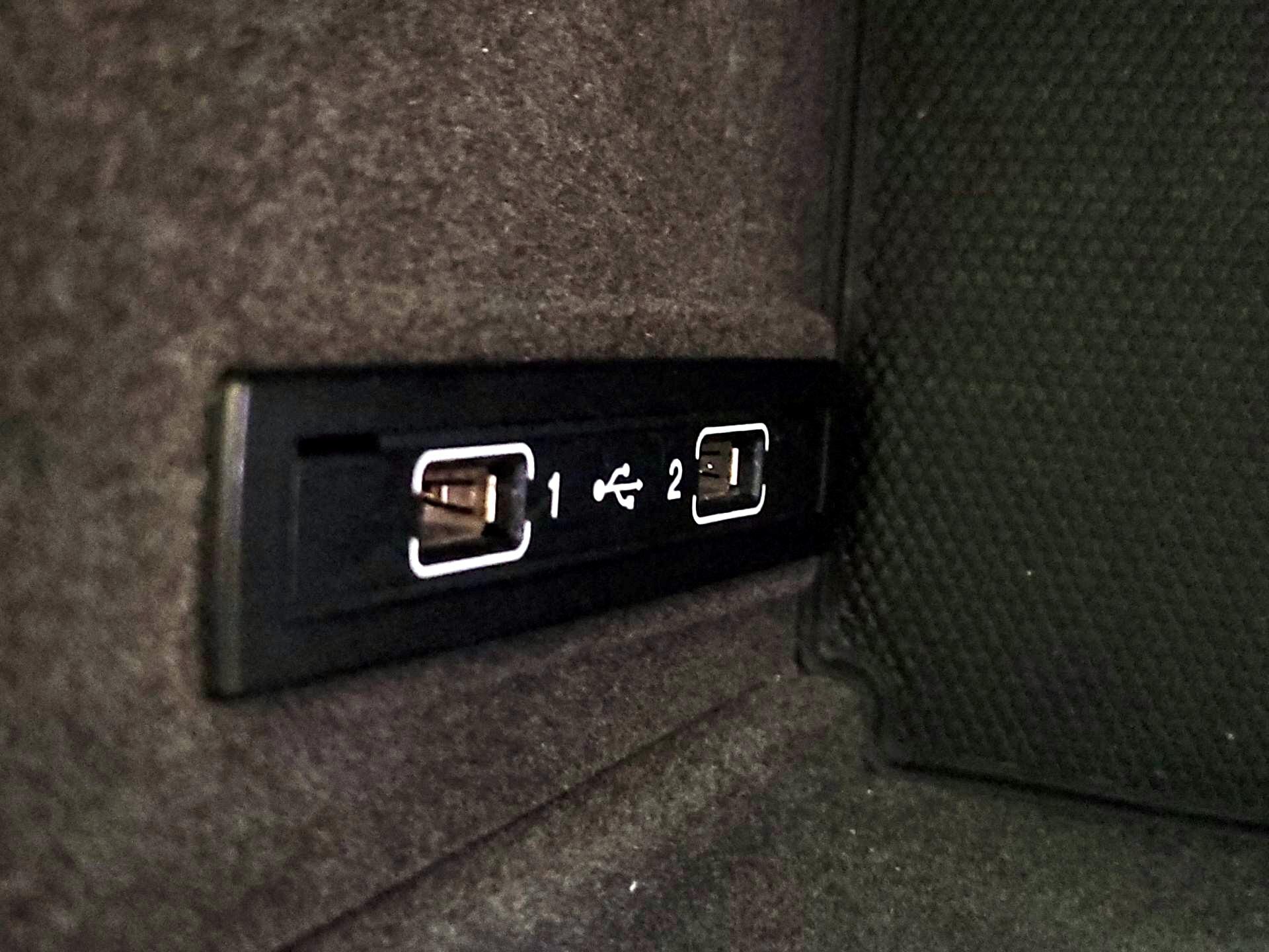 Thumbnail: 2016 Mercedes-Benz GLE - 19