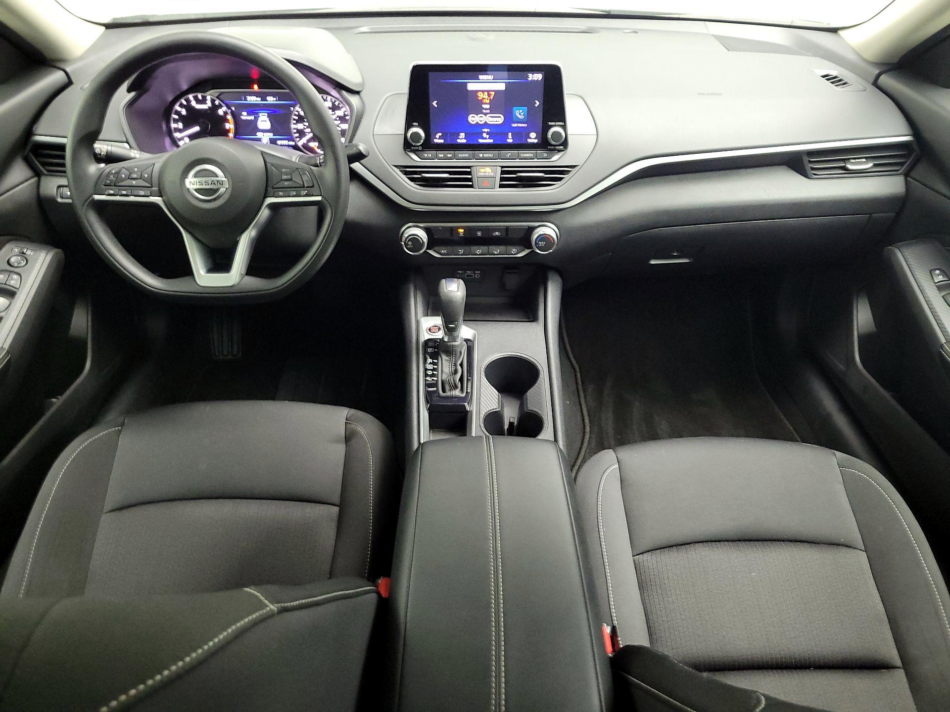 Thumbnail: 2020 Nissan Altima - 9