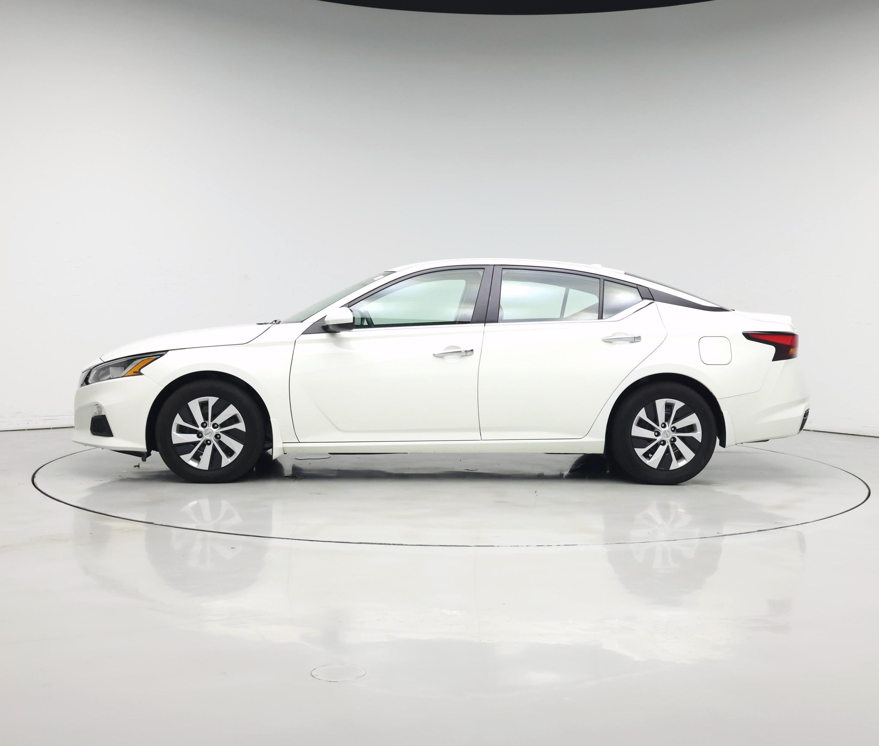 Thumbnail: 2020 Nissan Altima - 3