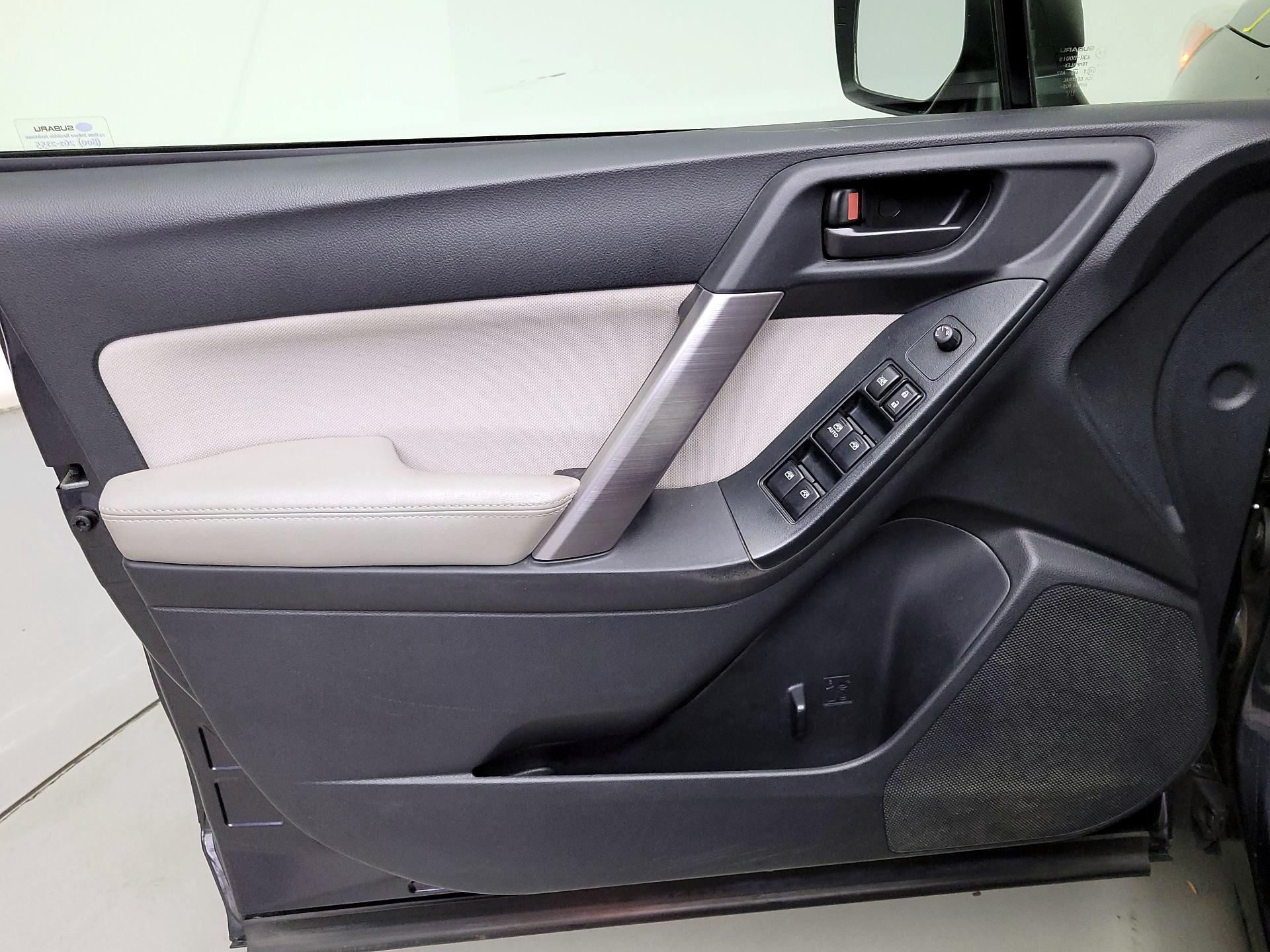 Thumbnail: 2016 Subaru Forester - 12