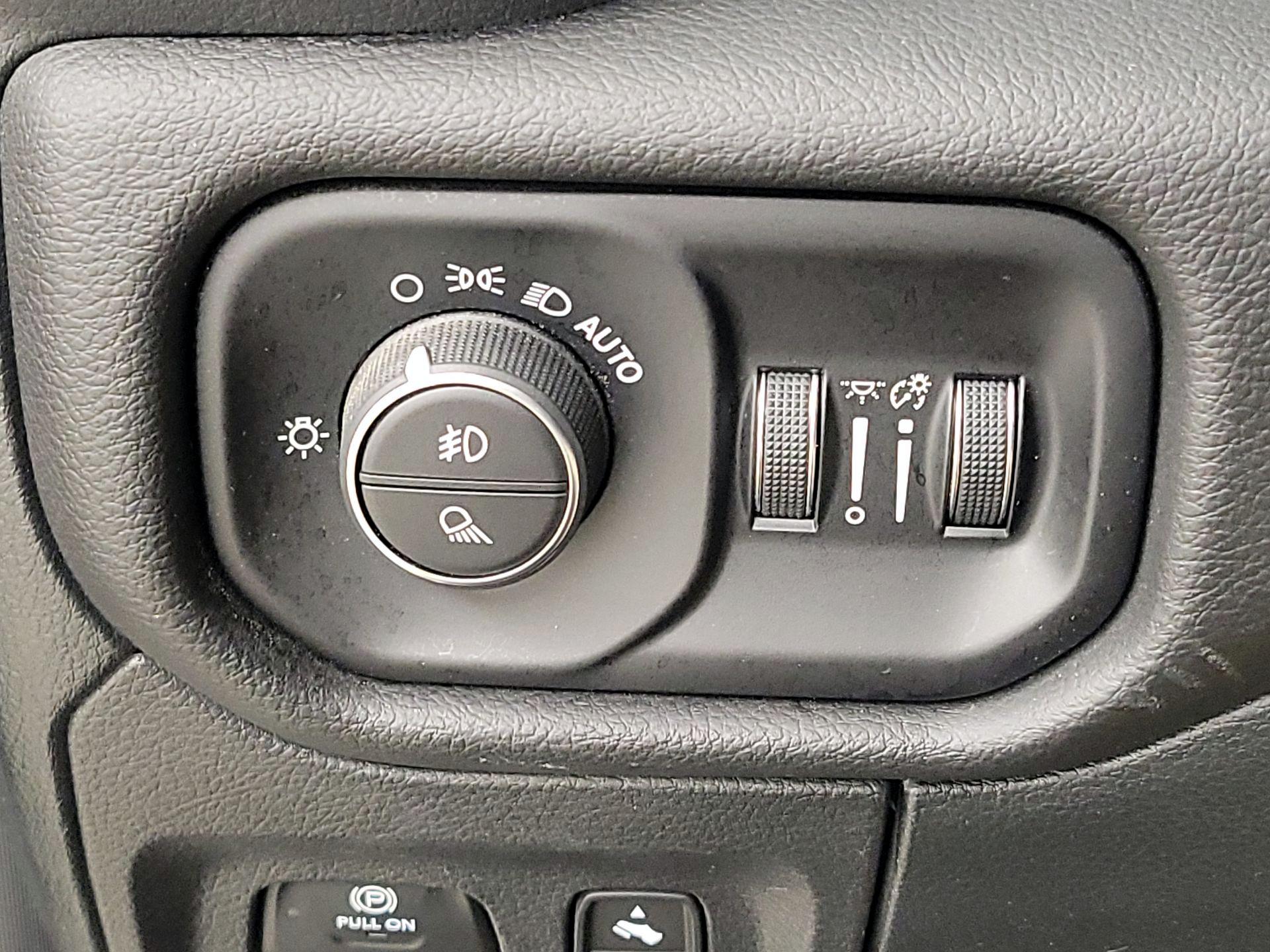 Thumbnail: 2025 RAM 1500 - 13