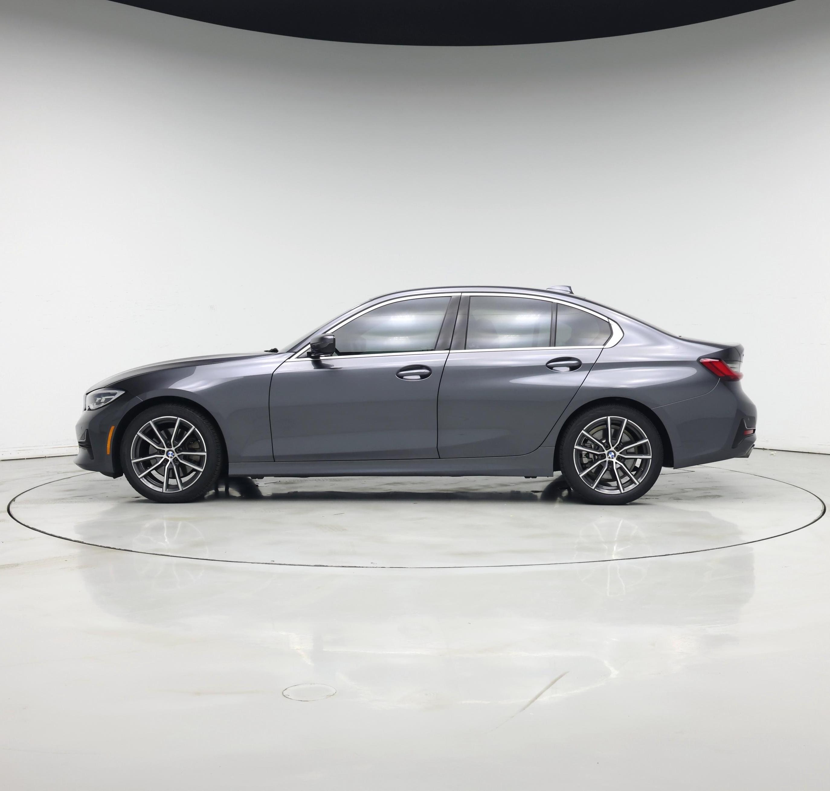 Thumbnail: 2021 BMW 3 Series - 3