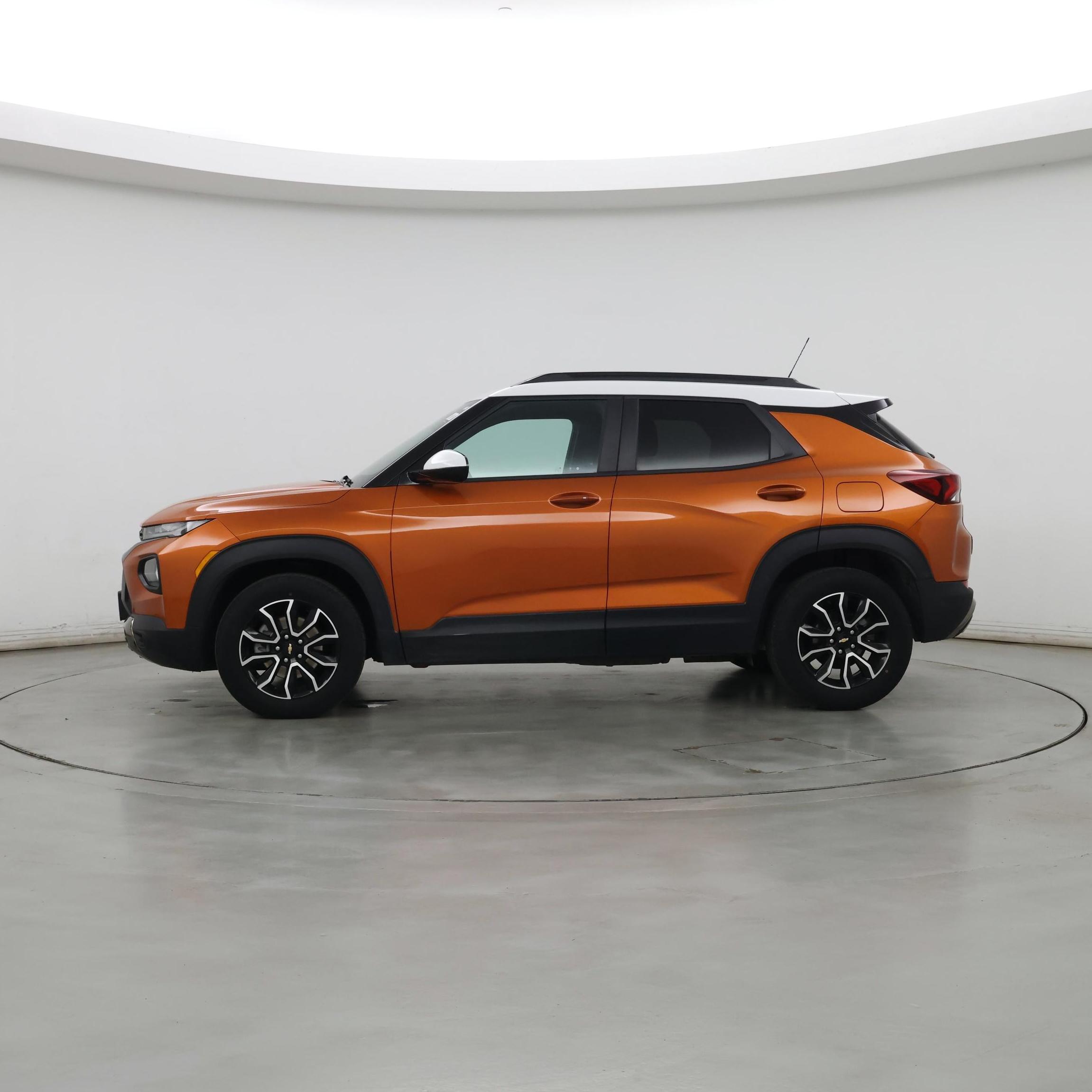 Thumbnail: 2023 Chevrolet TrailBlazer - 3