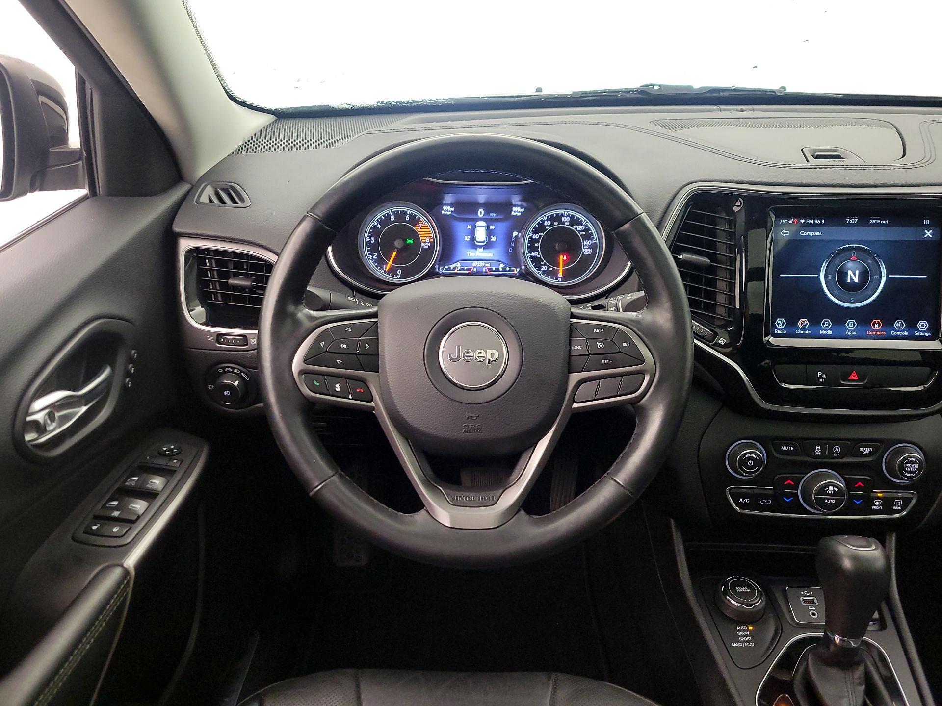 Thumbnail: 2020 Jeep Cherokee - 10