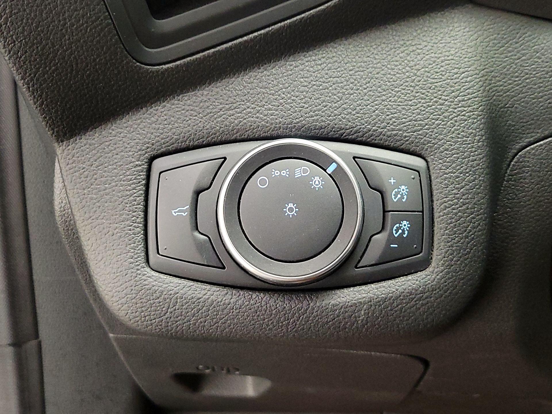 Thumbnail: 2018 Ford Escape - 13