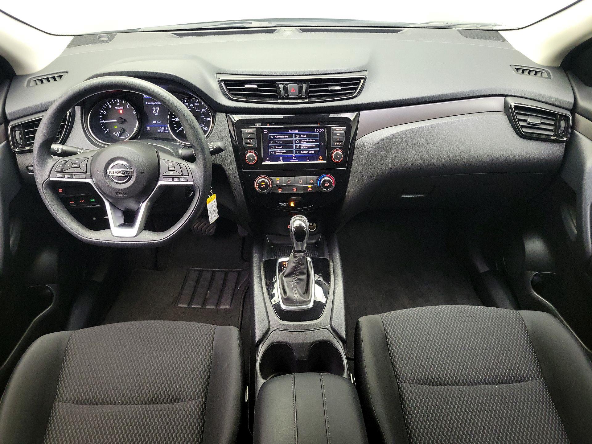 Thumbnail: 2021 Nissan Rogue Sport - 9