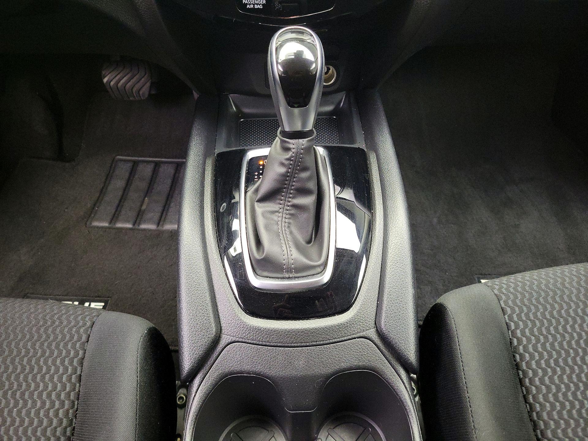 Thumbnail: 2021 Nissan Rogue Sport - 17