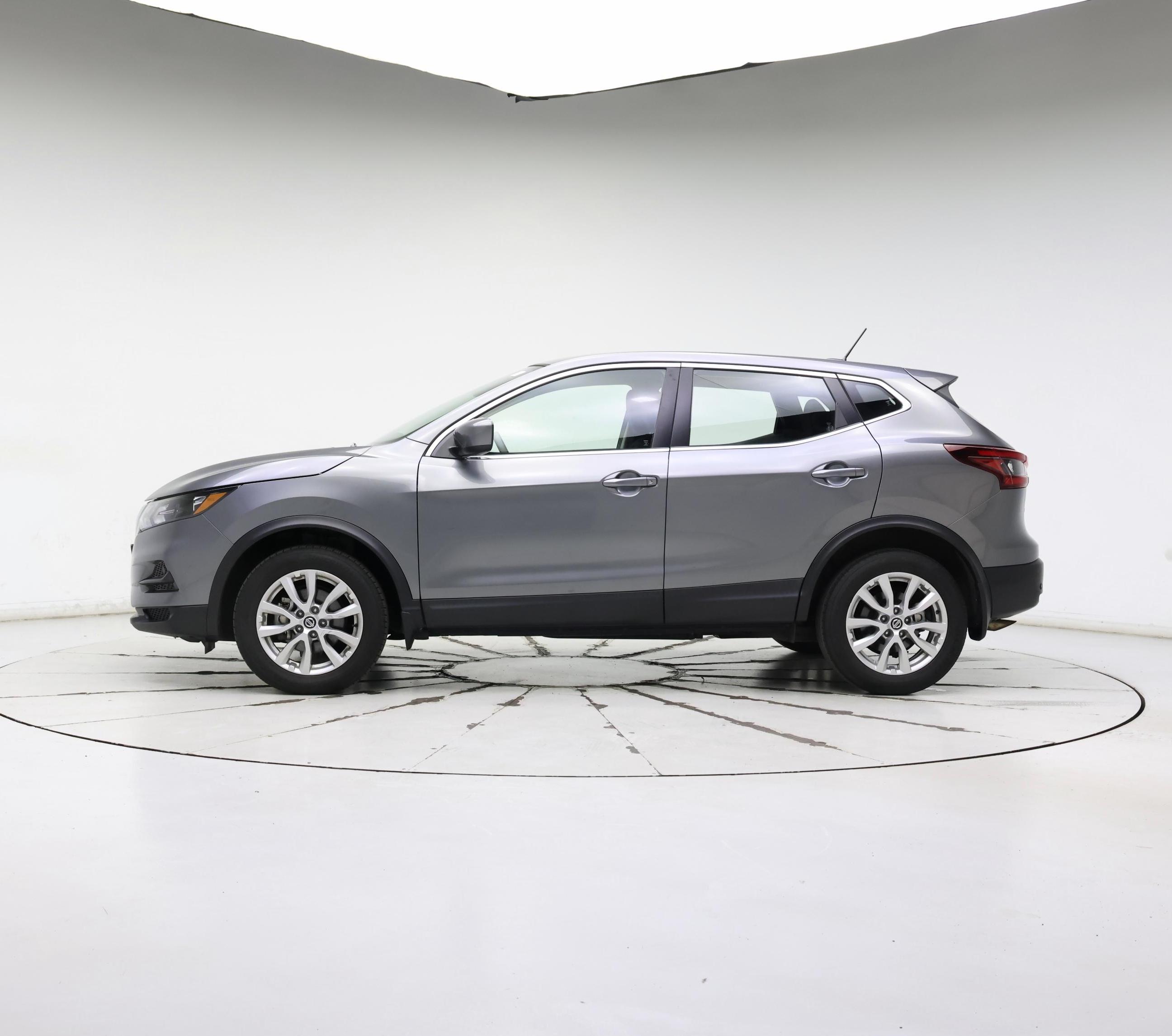 Thumbnail: 2021 Nissan Rogue Sport - 3