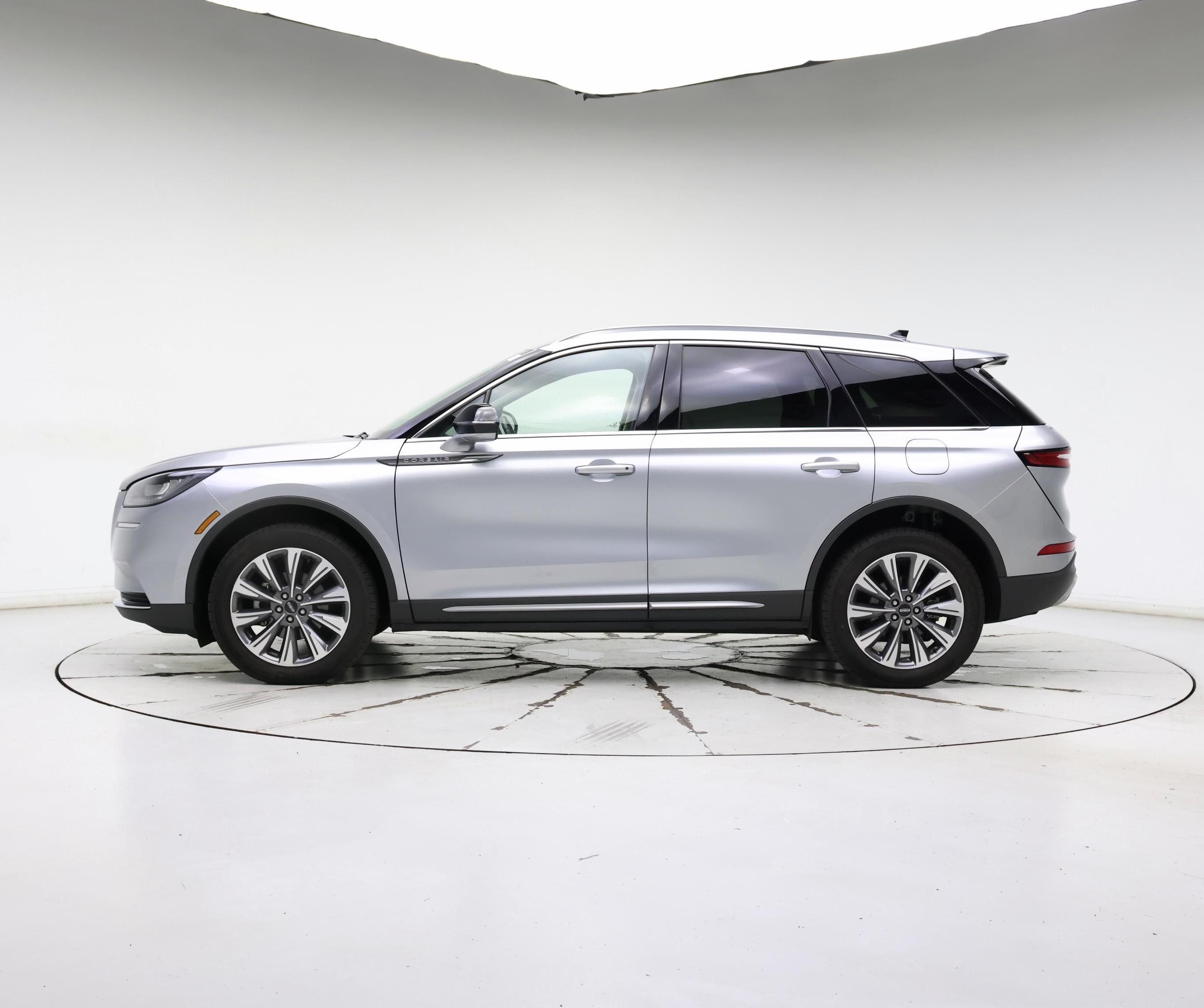 Thumbnail: 2022 Lincoln Corsair - 3