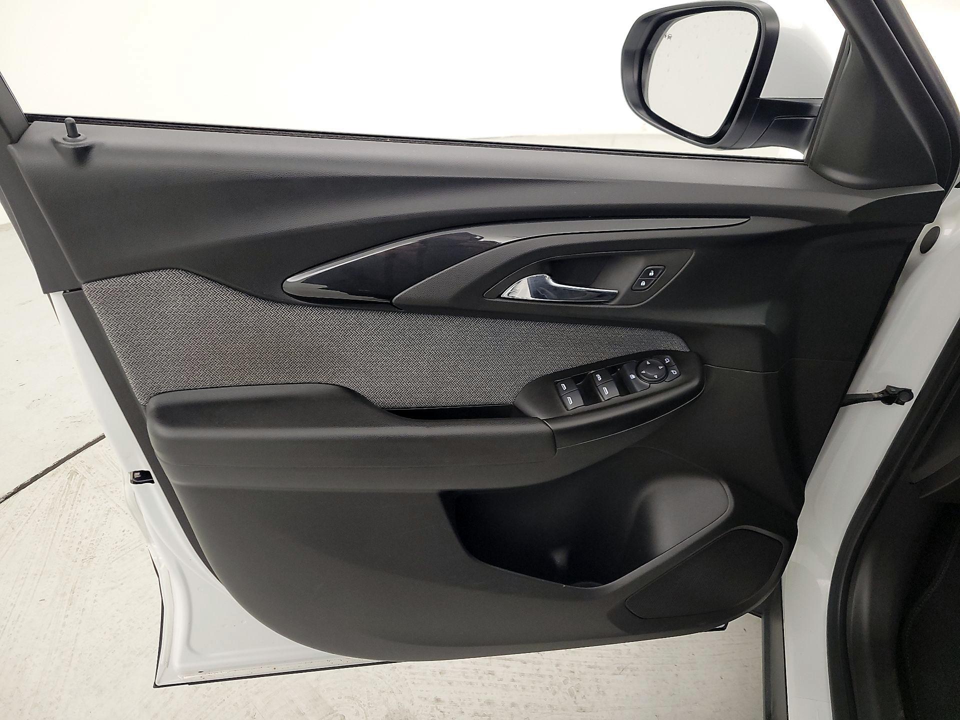 Thumbnail: 2023 Chevrolet TrailBlazer - 12