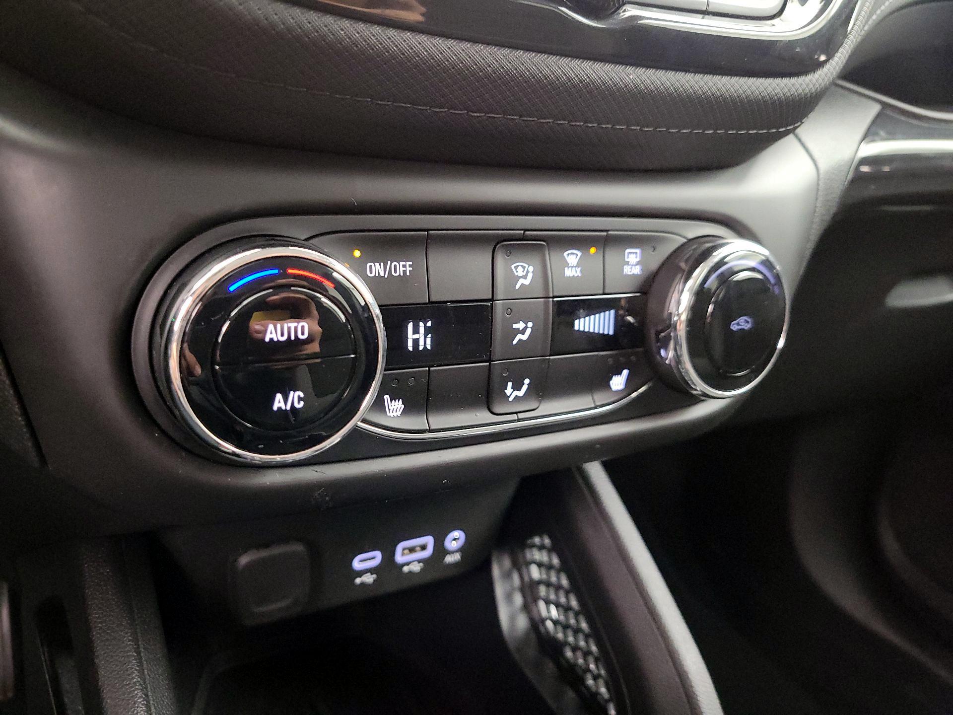 Thumbnail: 2023 Chevrolet TrailBlazer - 16