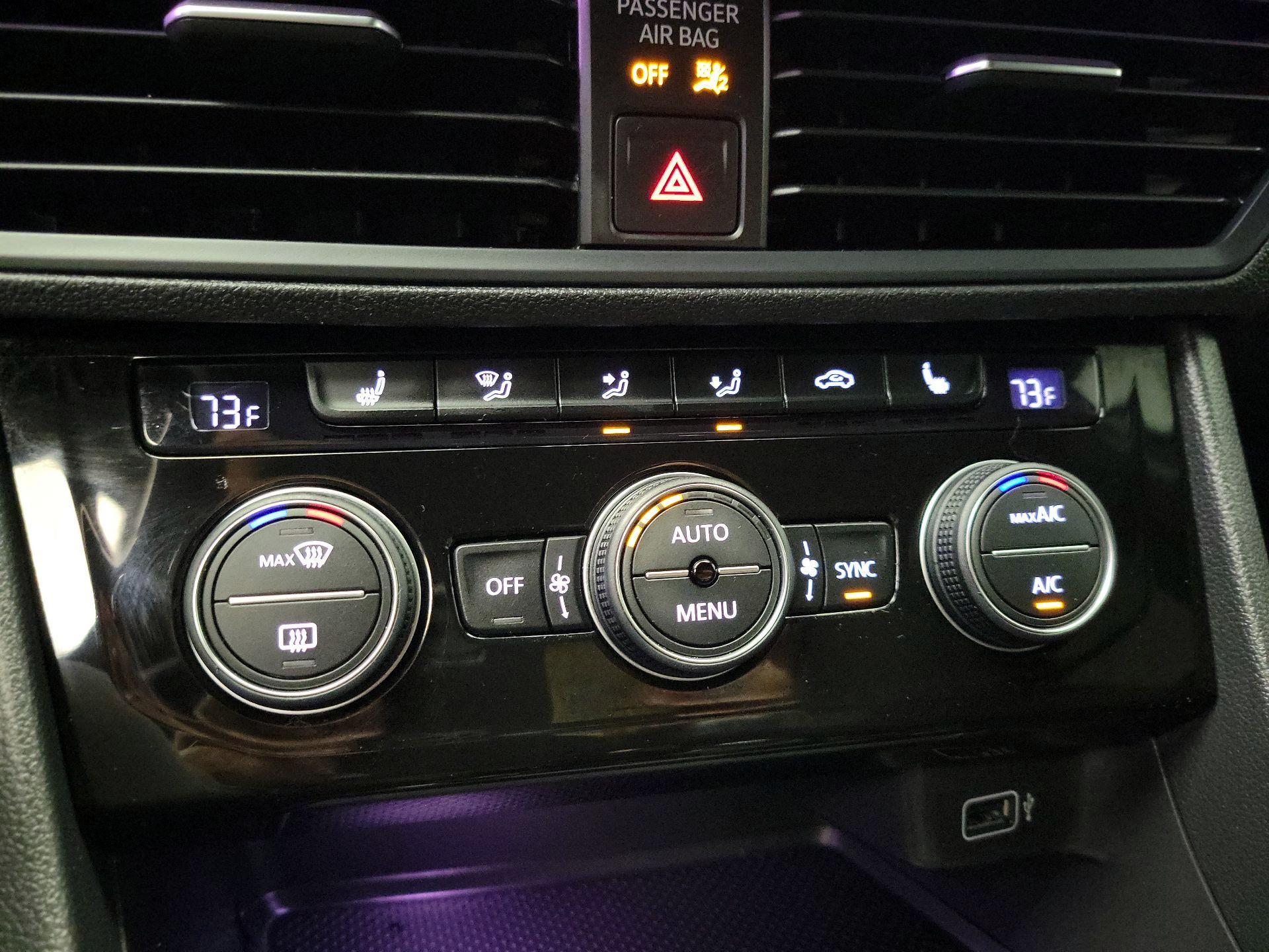 Thumbnail: 2019 Volkswagen Jetta - 16