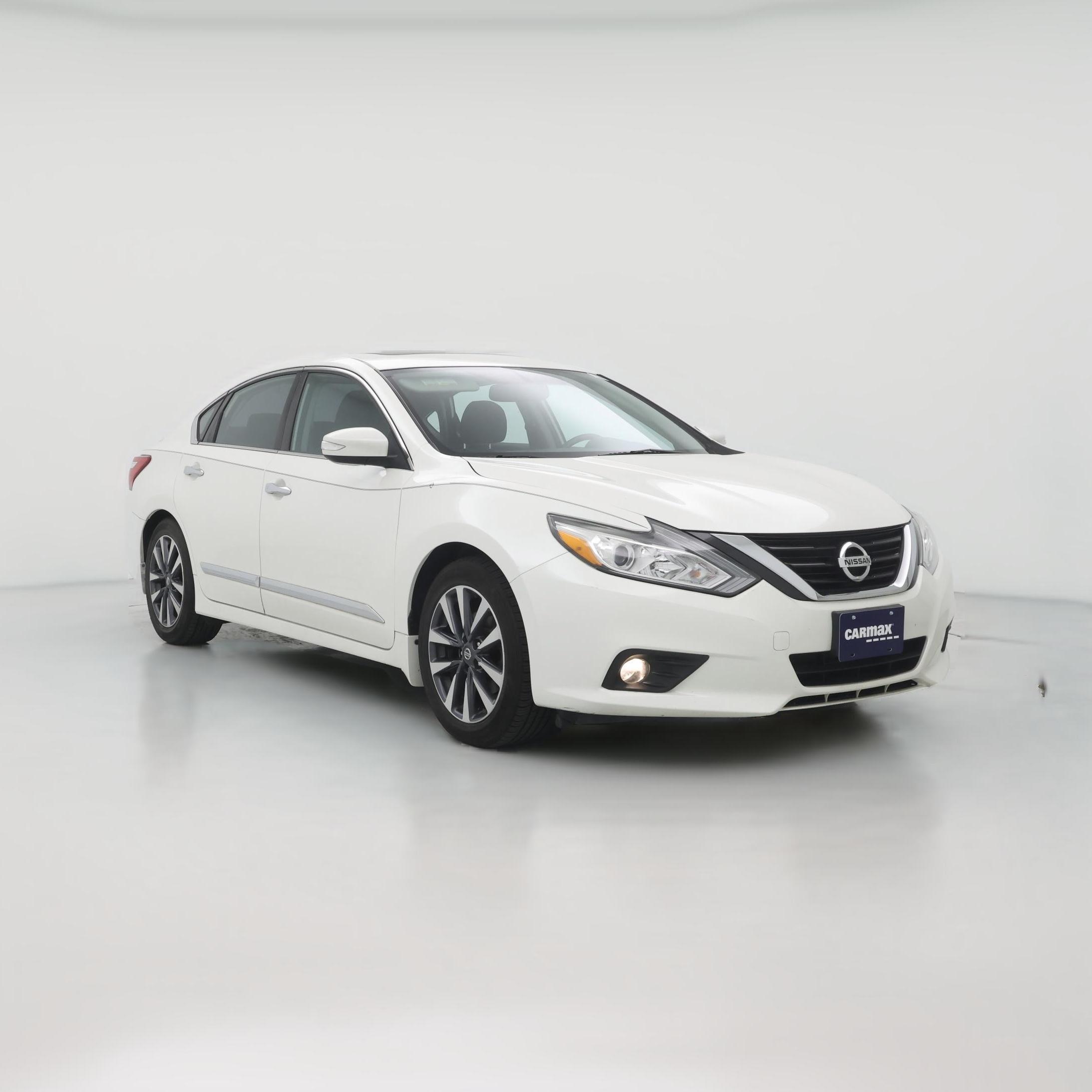 Thumbnail: 2017 Nissan Altima - 1