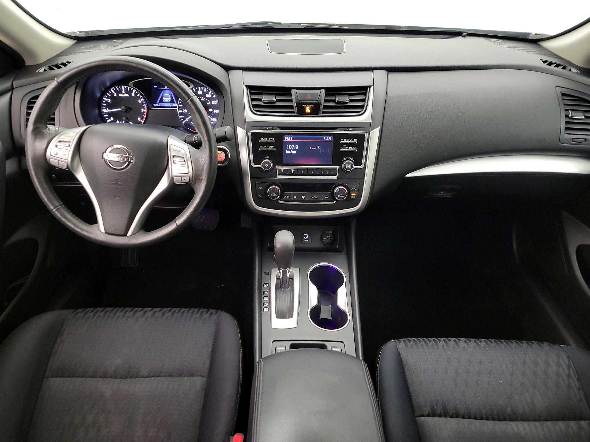 Thumbnail: 2017 Nissan Altima - 9