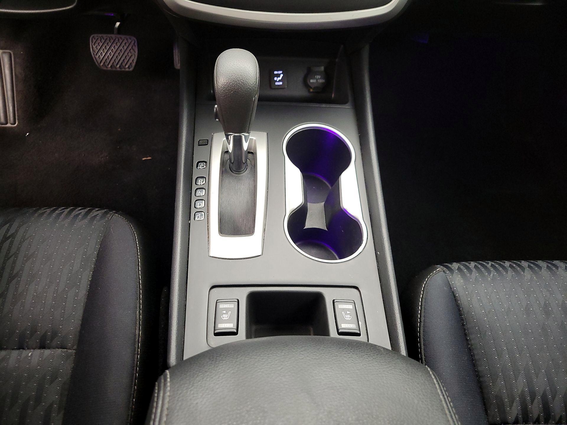 Thumbnail: 2017 Nissan Altima - 17