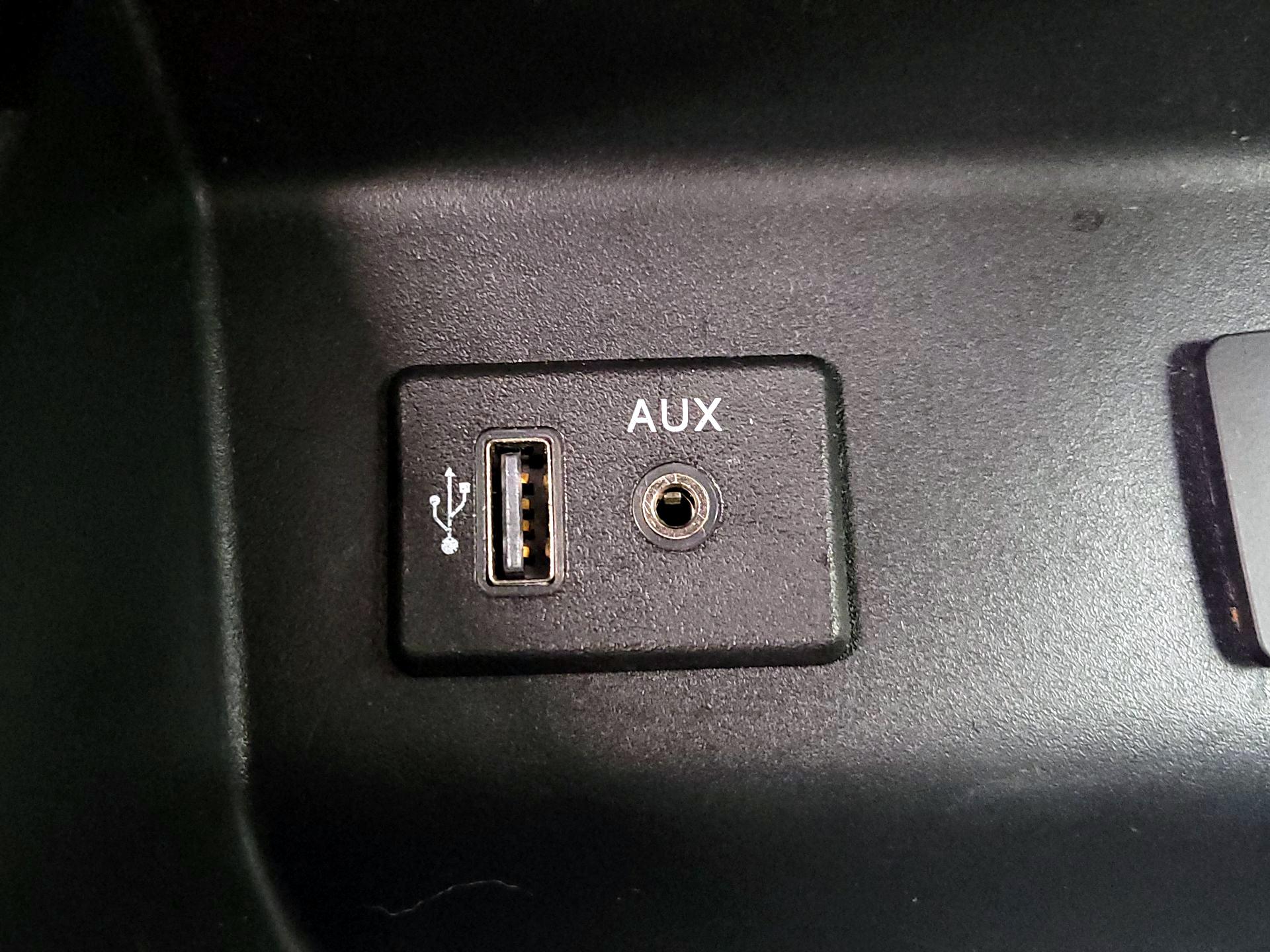 Thumbnail: 2017 Nissan Altima - 18