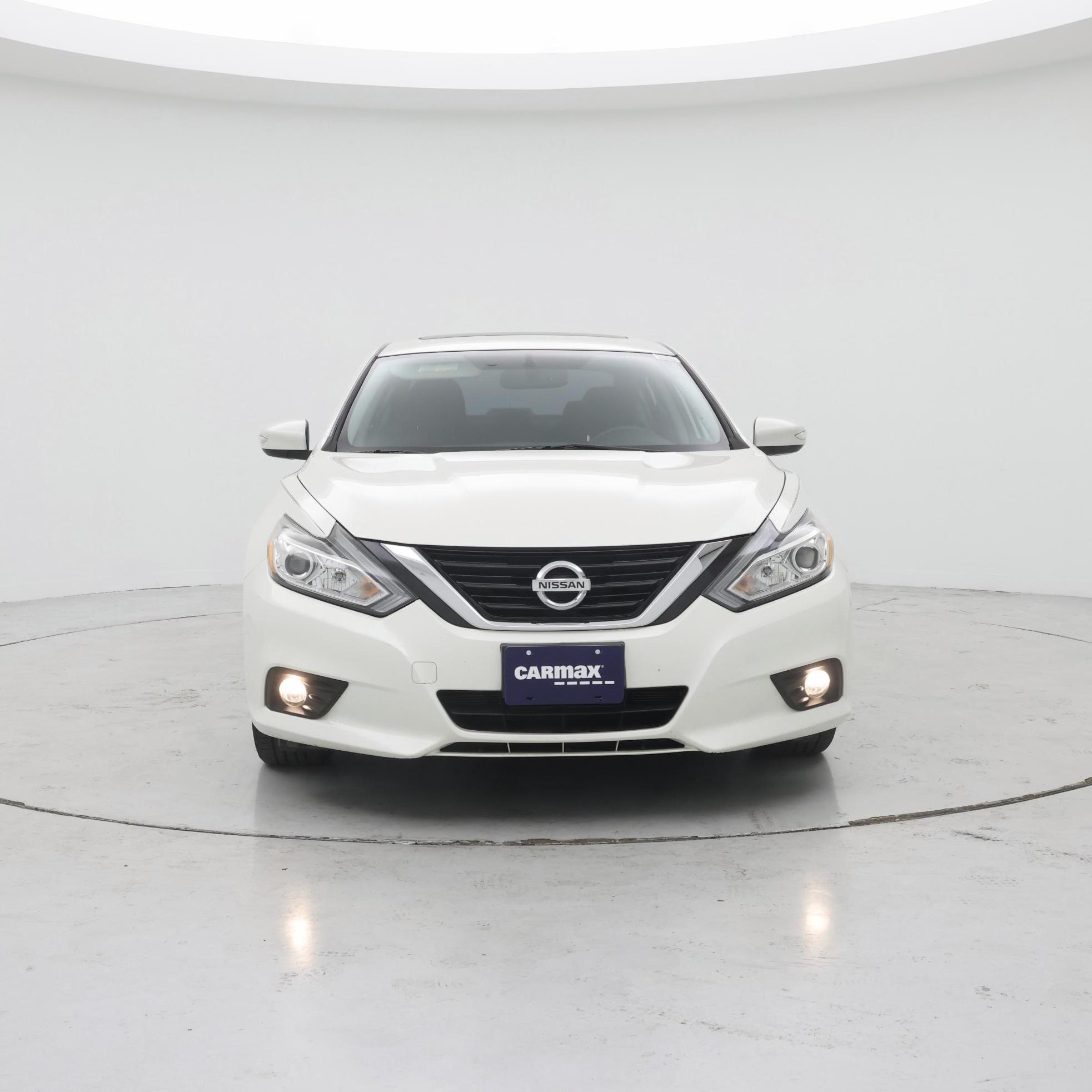 Thumbnail: 2017 Nissan Altima - 5