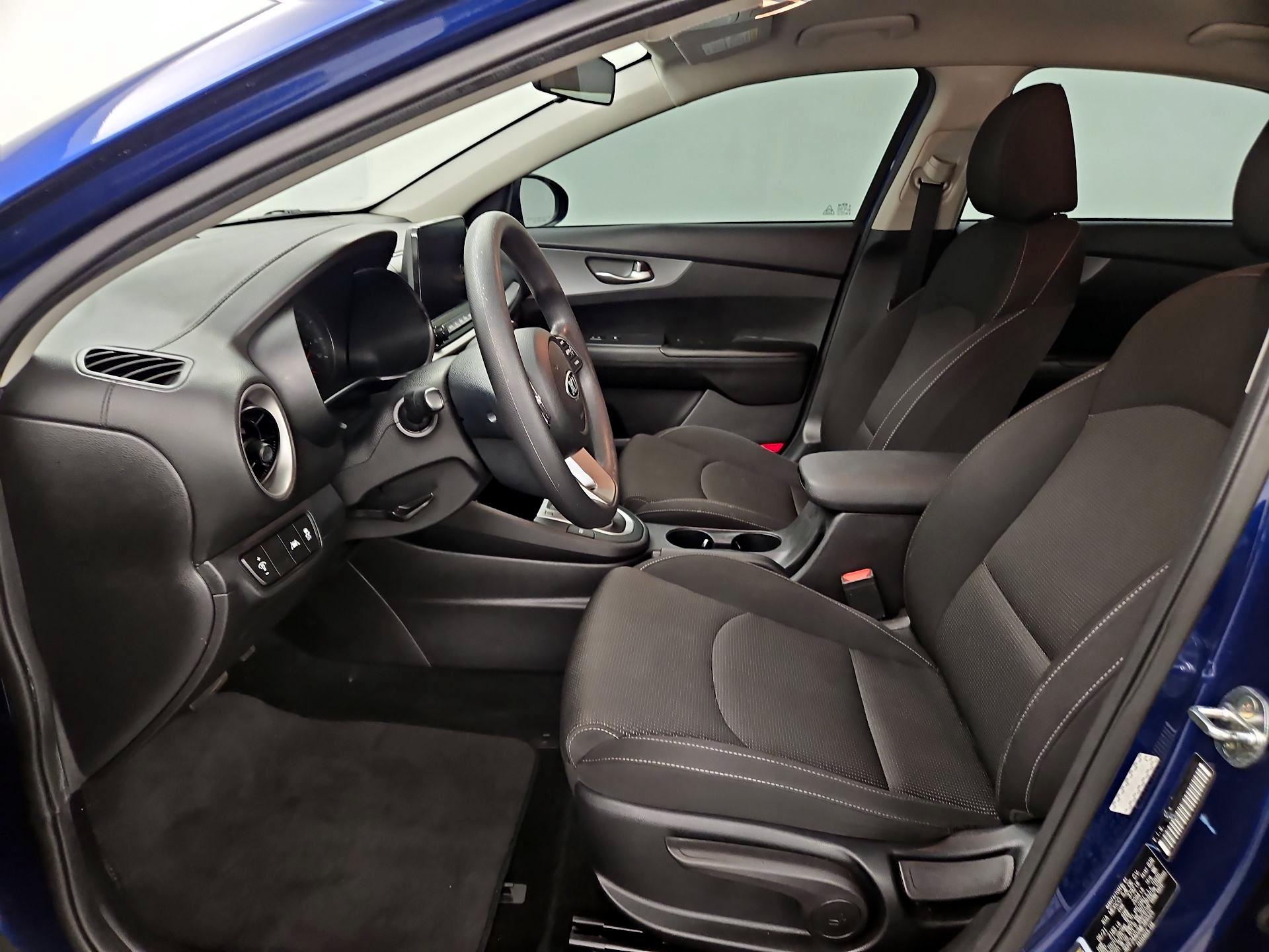 Thumbnail: 2021 Kia Forte - 11
