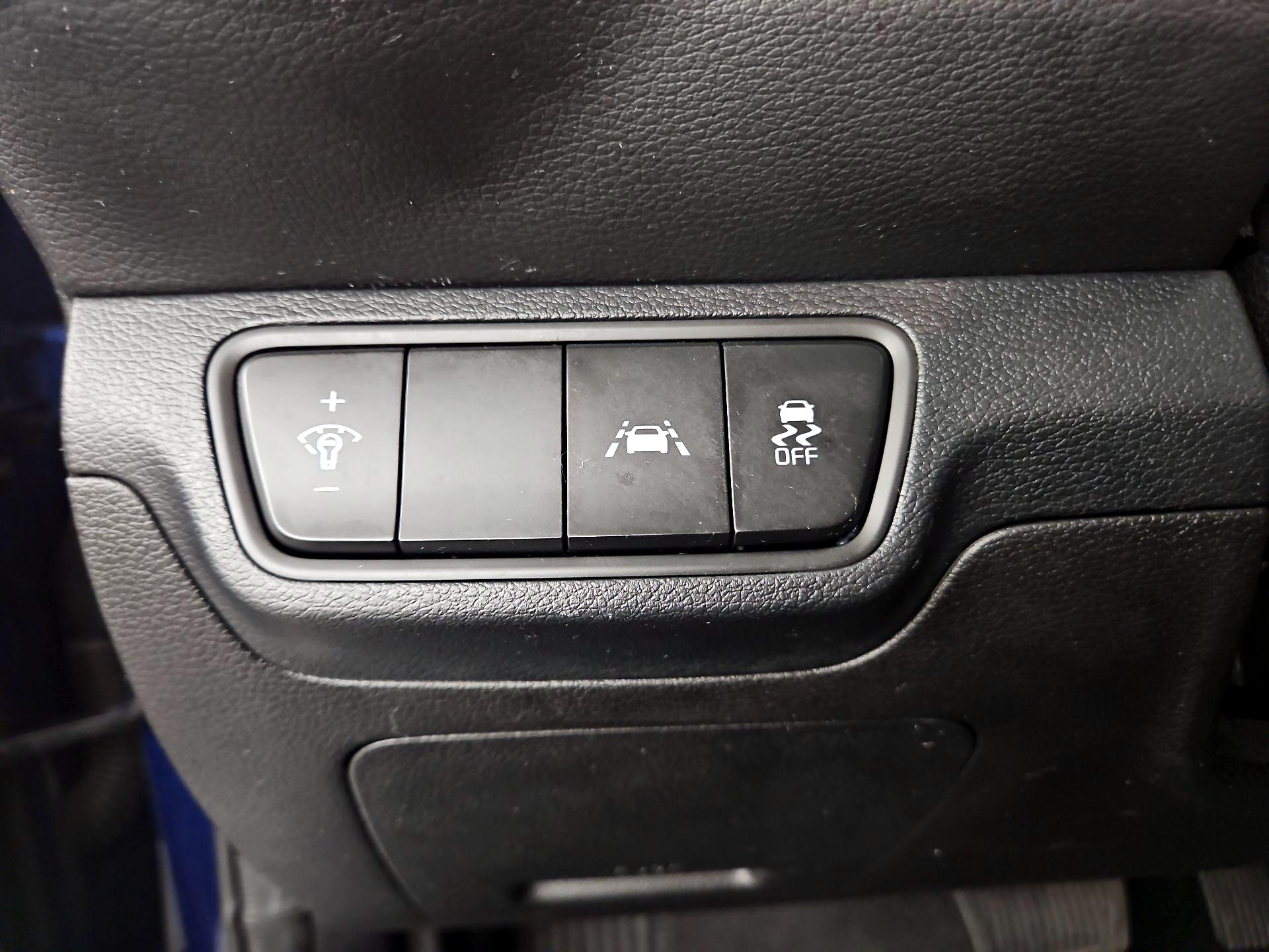 Thumbnail: 2021 Kia Forte - 13