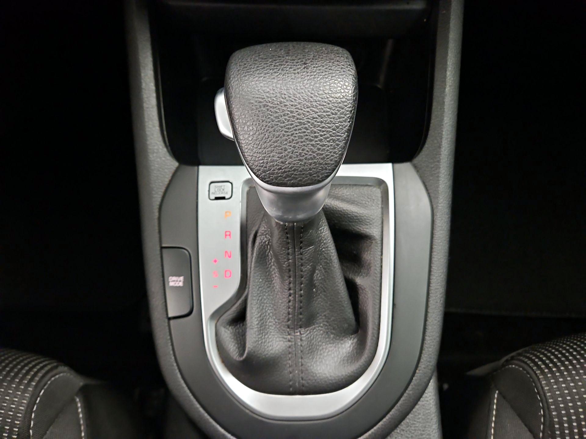 Thumbnail: 2021 Kia Forte - 17