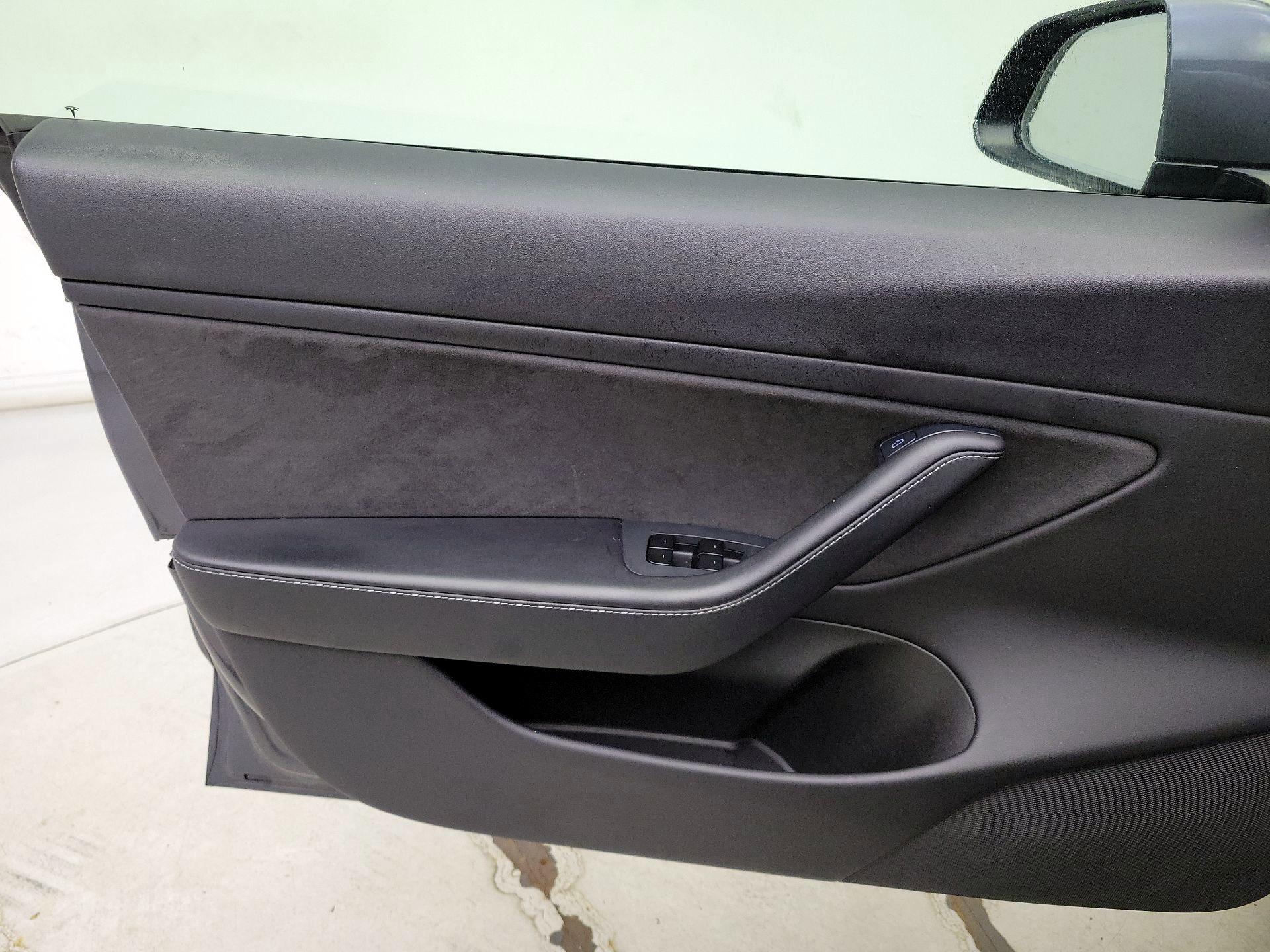 Thumbnail: 2021 Tesla Model 3 - 12