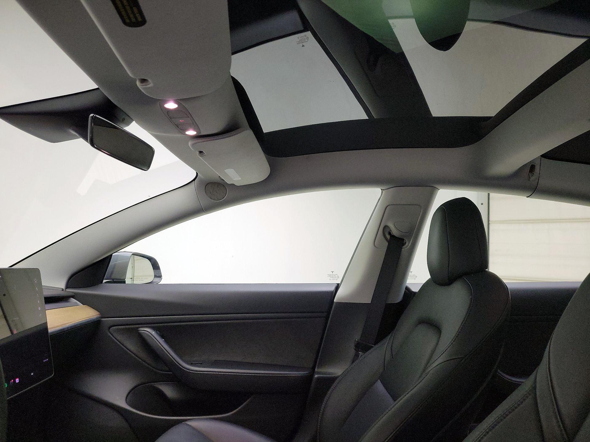 Thumbnail: 2021 Tesla Model 3 - 19