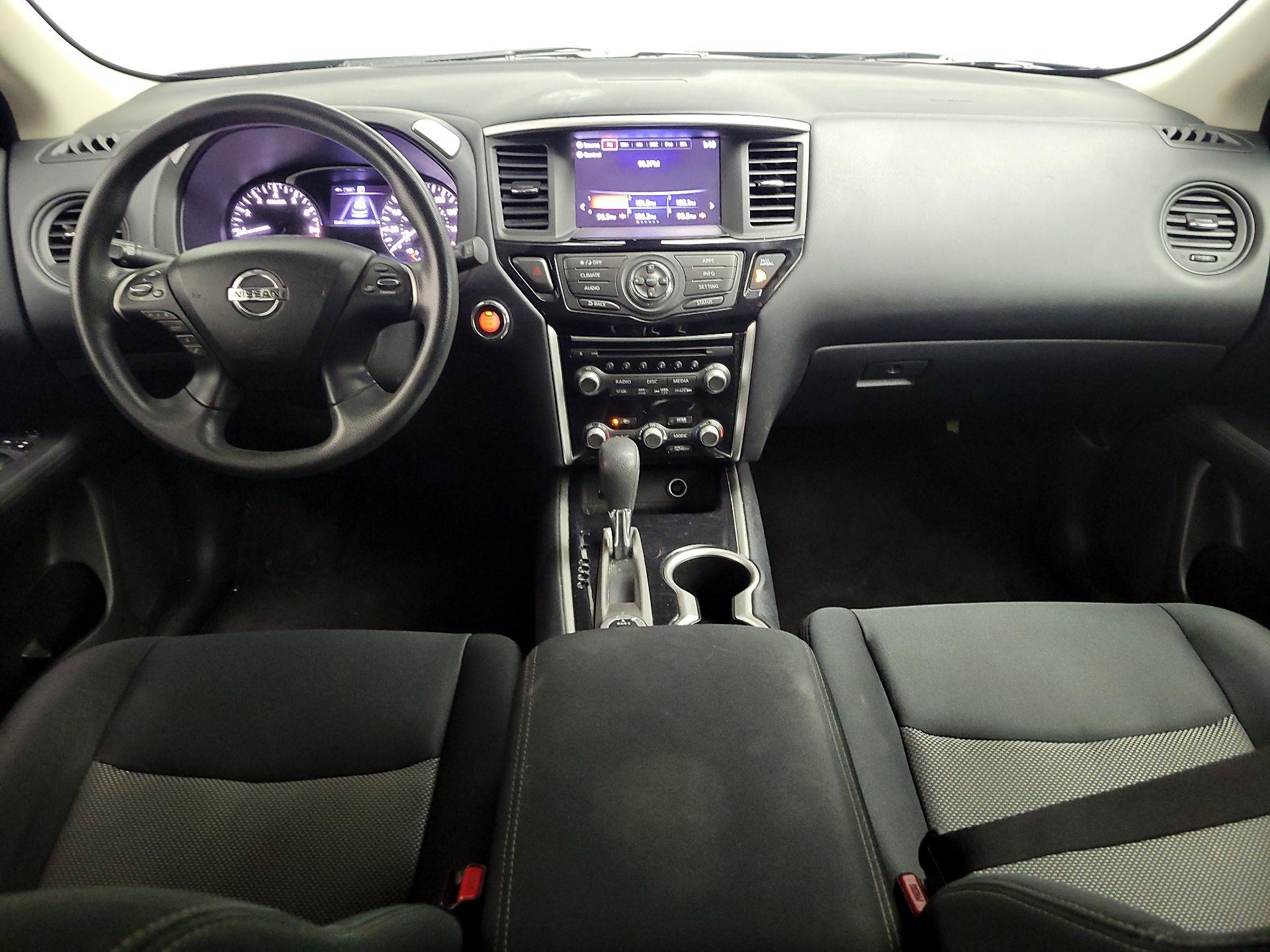 Thumbnail: 2017 Nissan Pathfinder - 9