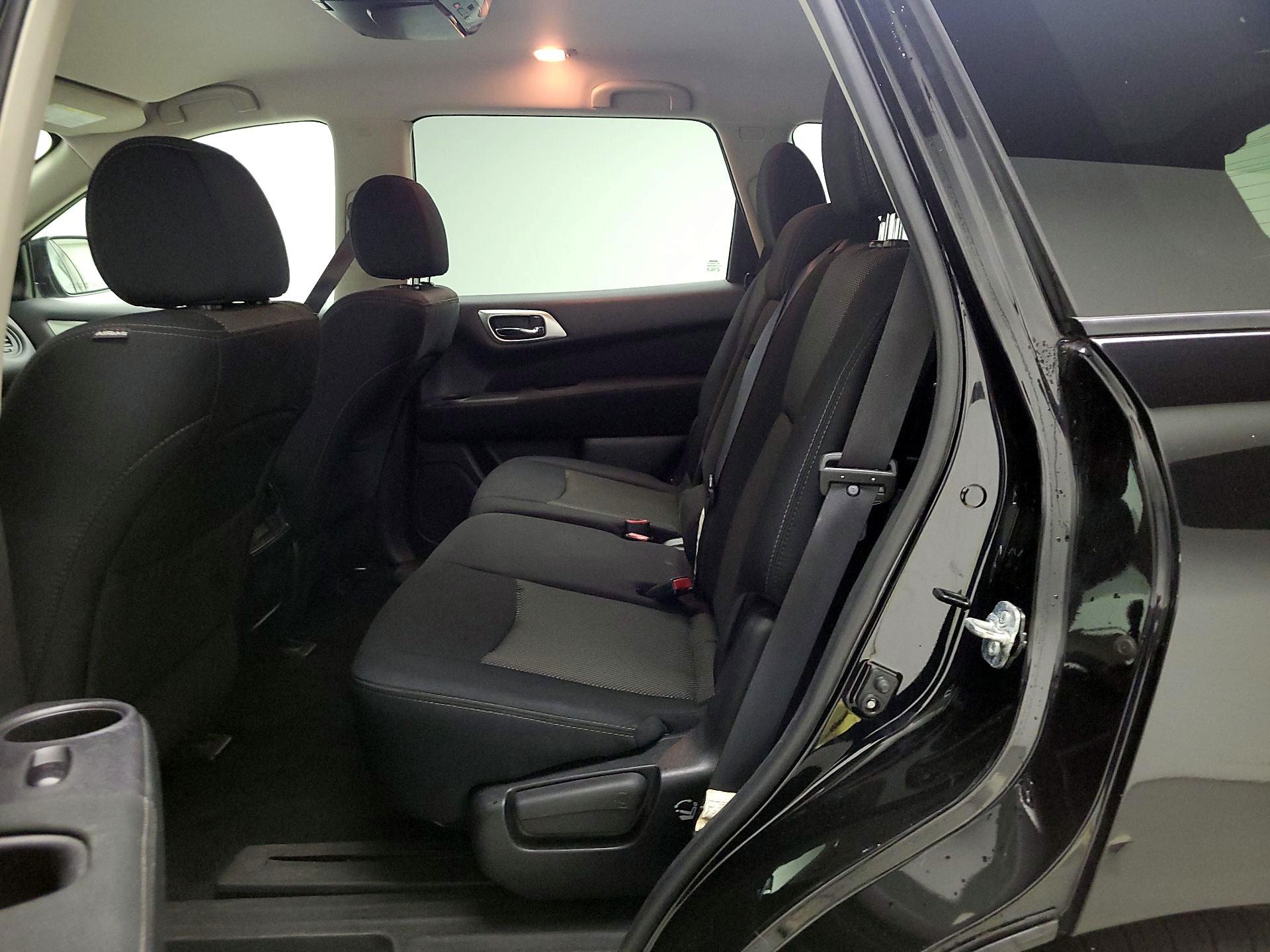 Thumbnail: 2017 Nissan Pathfinder - 19