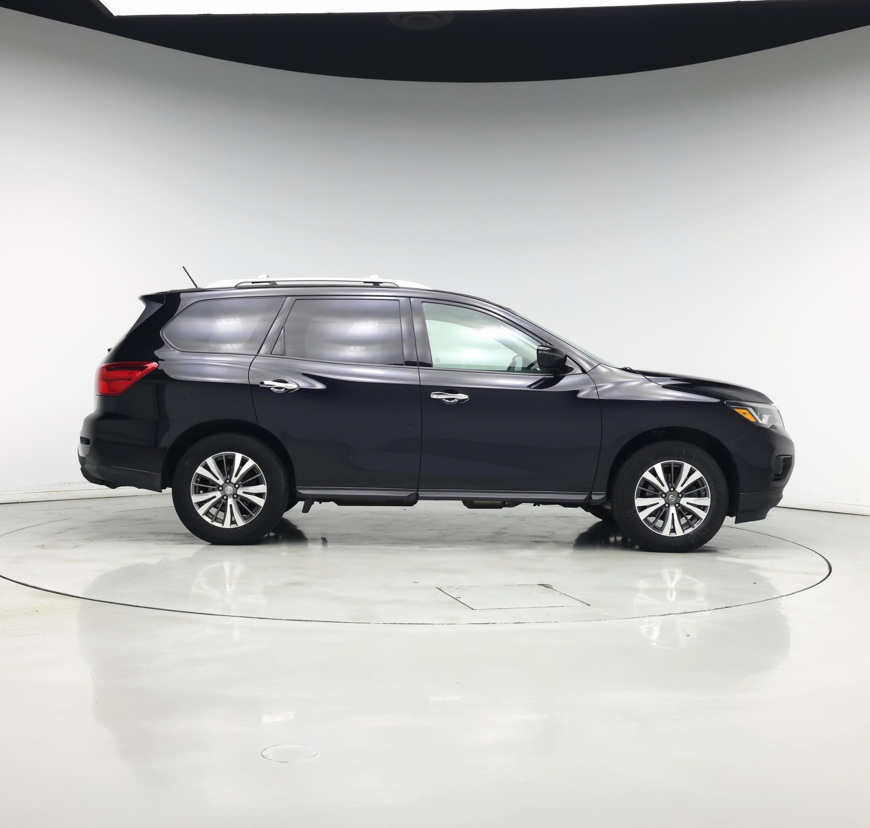 Thumbnail: 2017 Nissan Pathfinder - 7