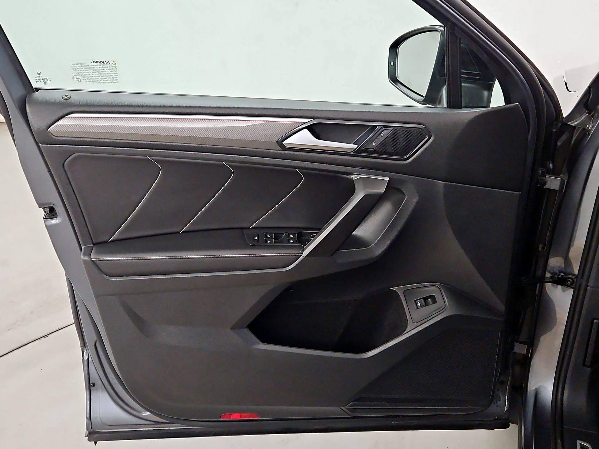 Thumbnail: 2022 Volkswagen Tiguan - 12