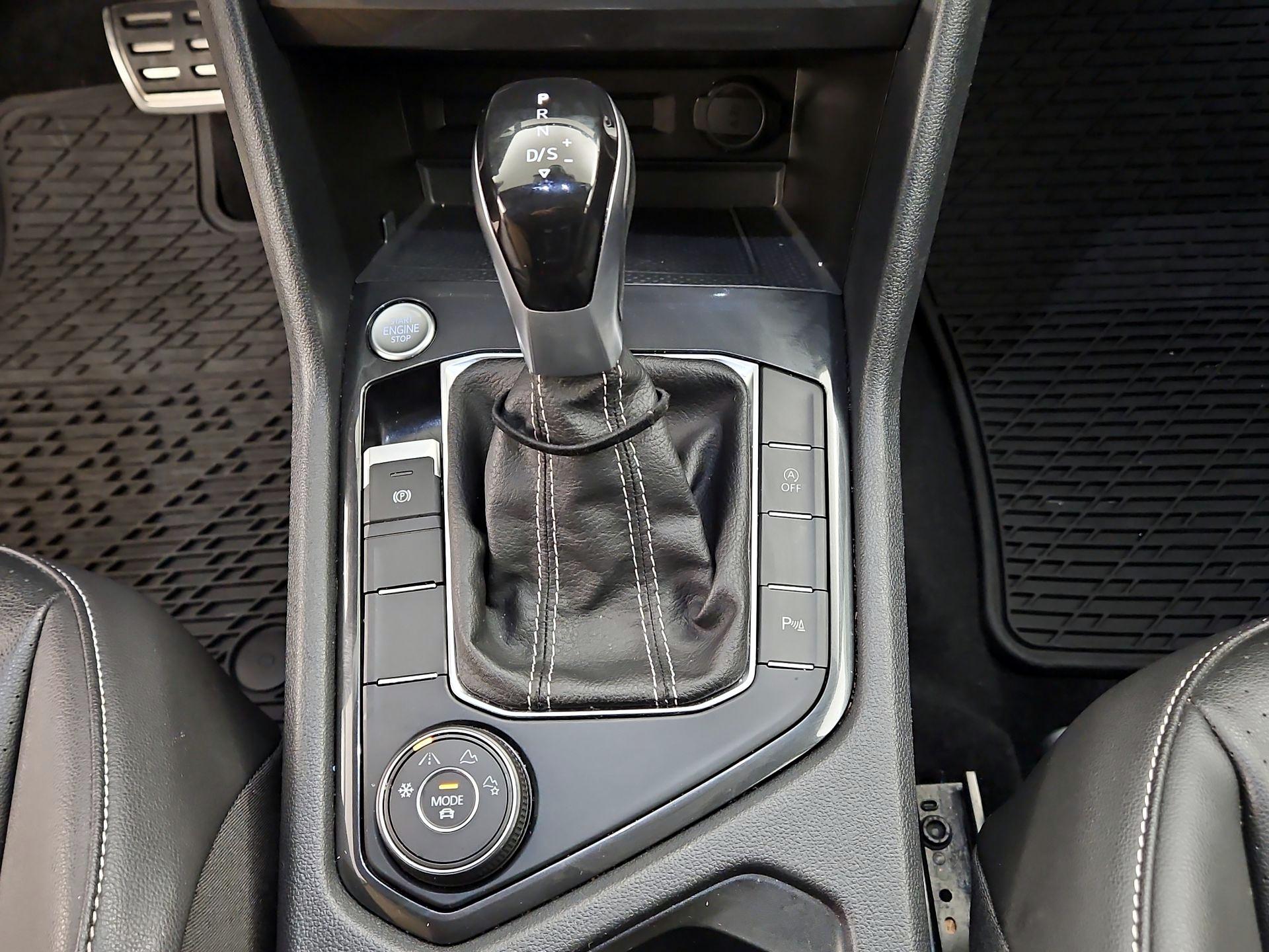 Thumbnail: 2022 Volkswagen Tiguan - 17