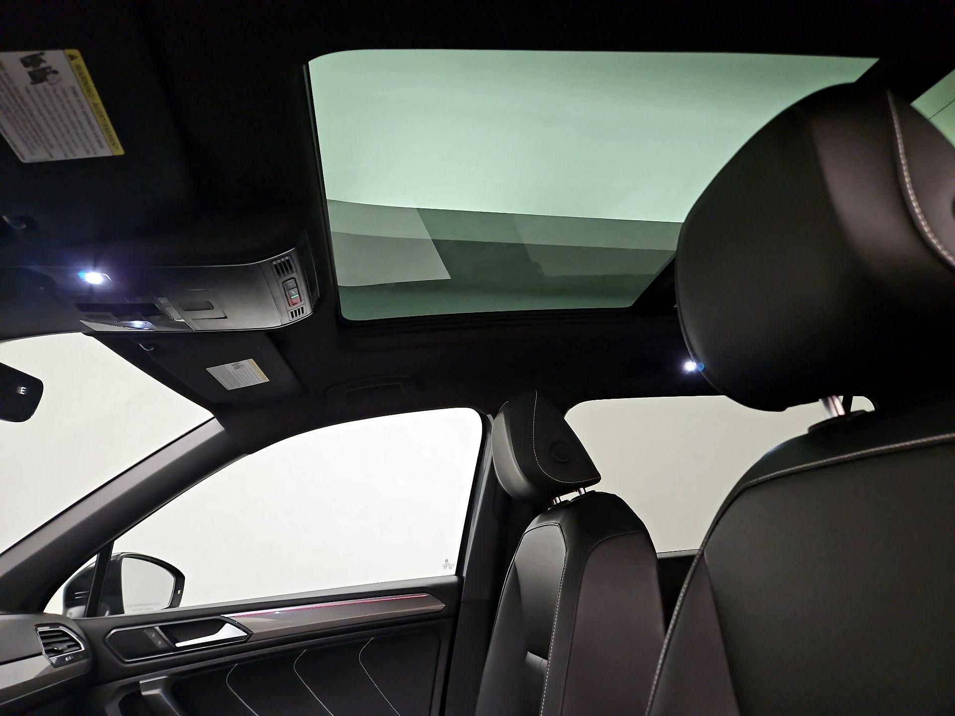 Thumbnail: 2022 Volkswagen Tiguan - 19