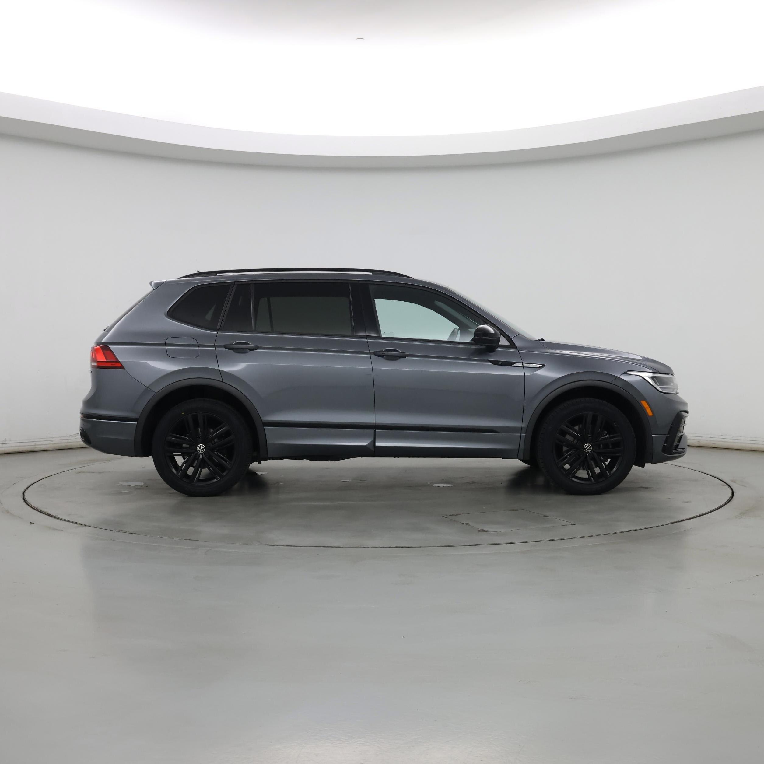Thumbnail: 2022 Volkswagen Tiguan - 7