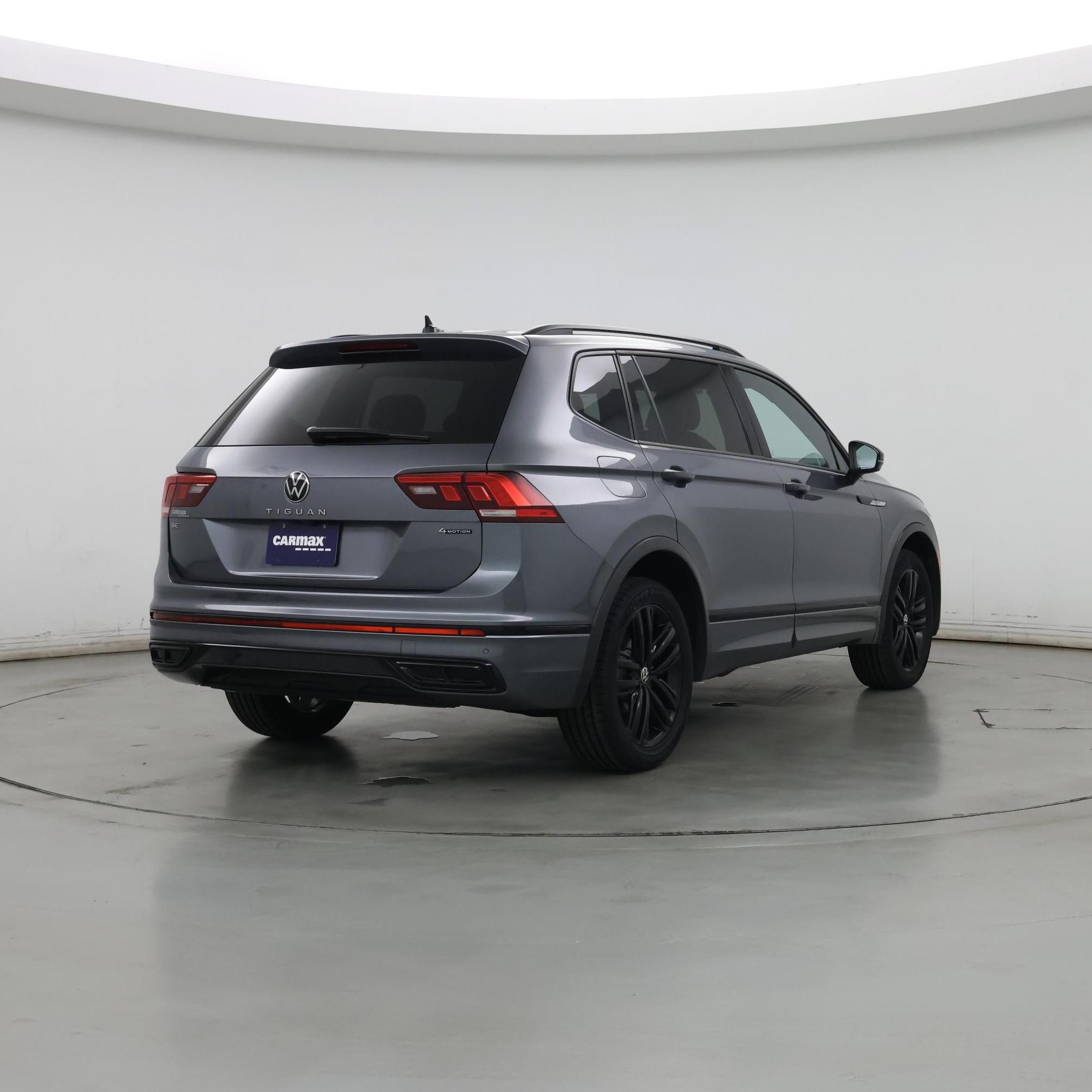 Thumbnail: 2022 Volkswagen Tiguan - 8
