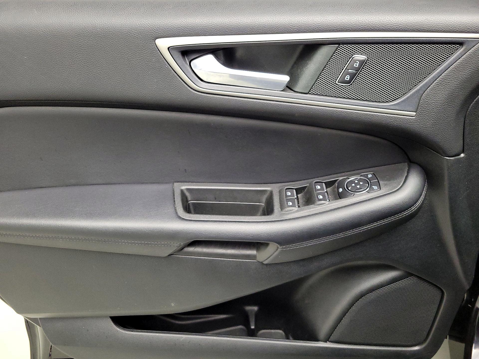 Thumbnail: 2022 Ford Edge - 12
