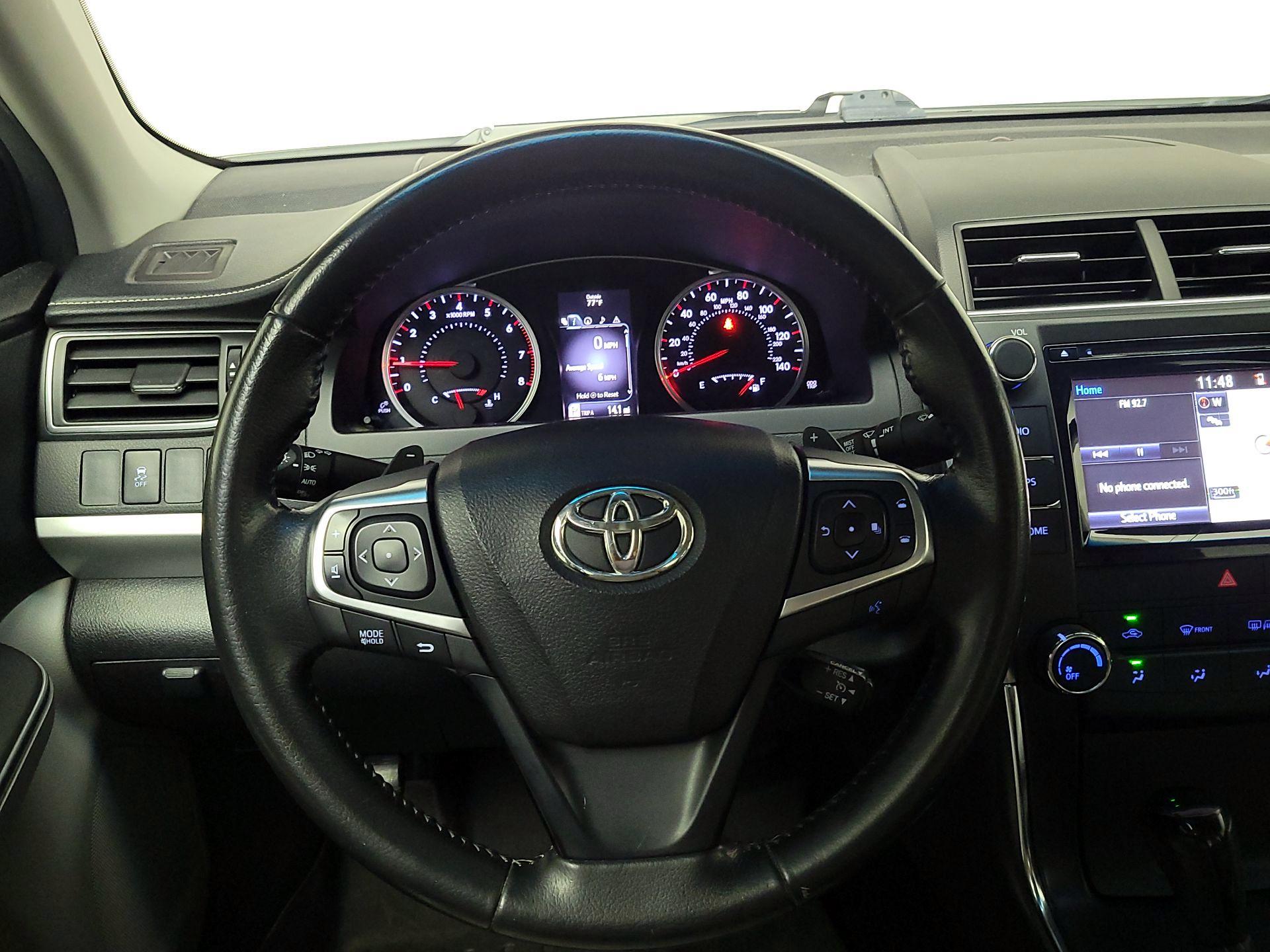 Thumbnail: 2015 Toyota Camry - 10