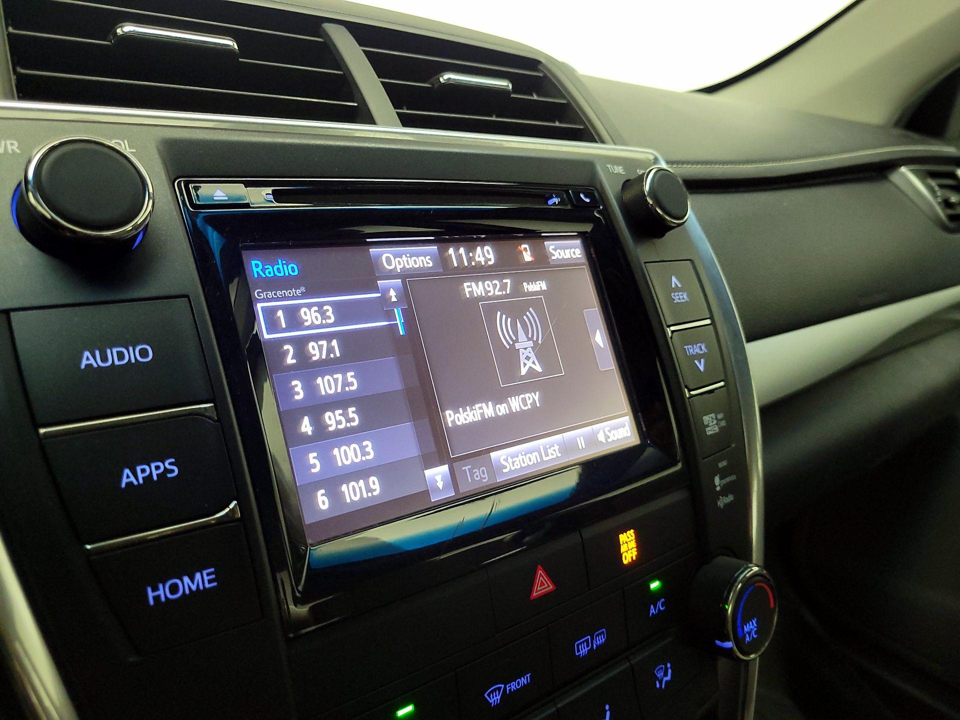 Thumbnail: 2015 Toyota Camry - 16